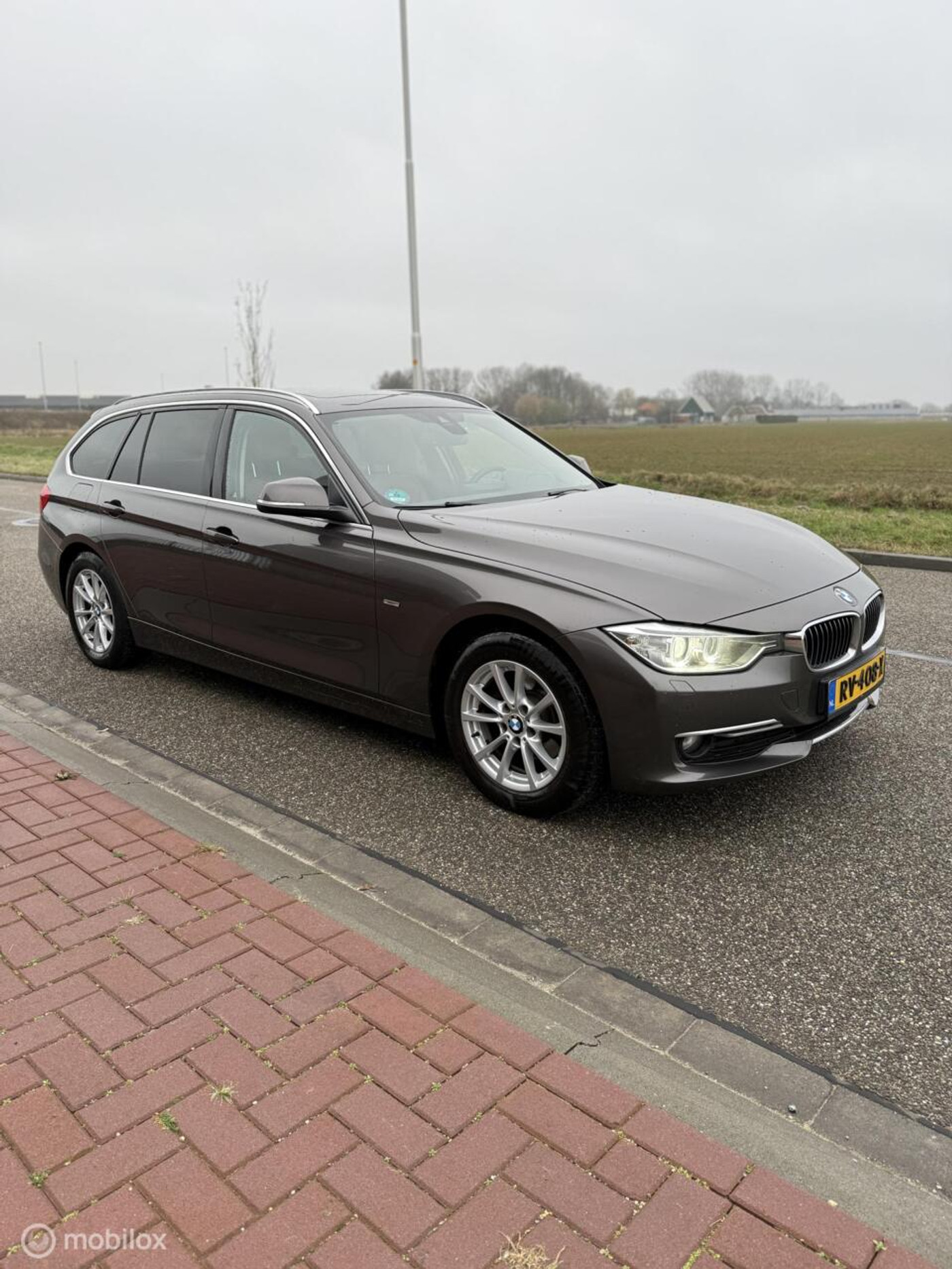 BMW 318d 318d High Executive 2014 - voorkant