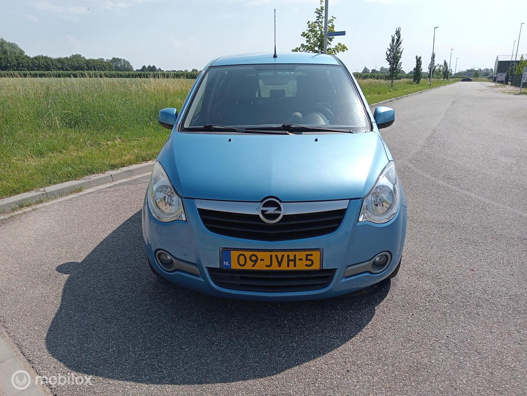 Foto van Opel Agila