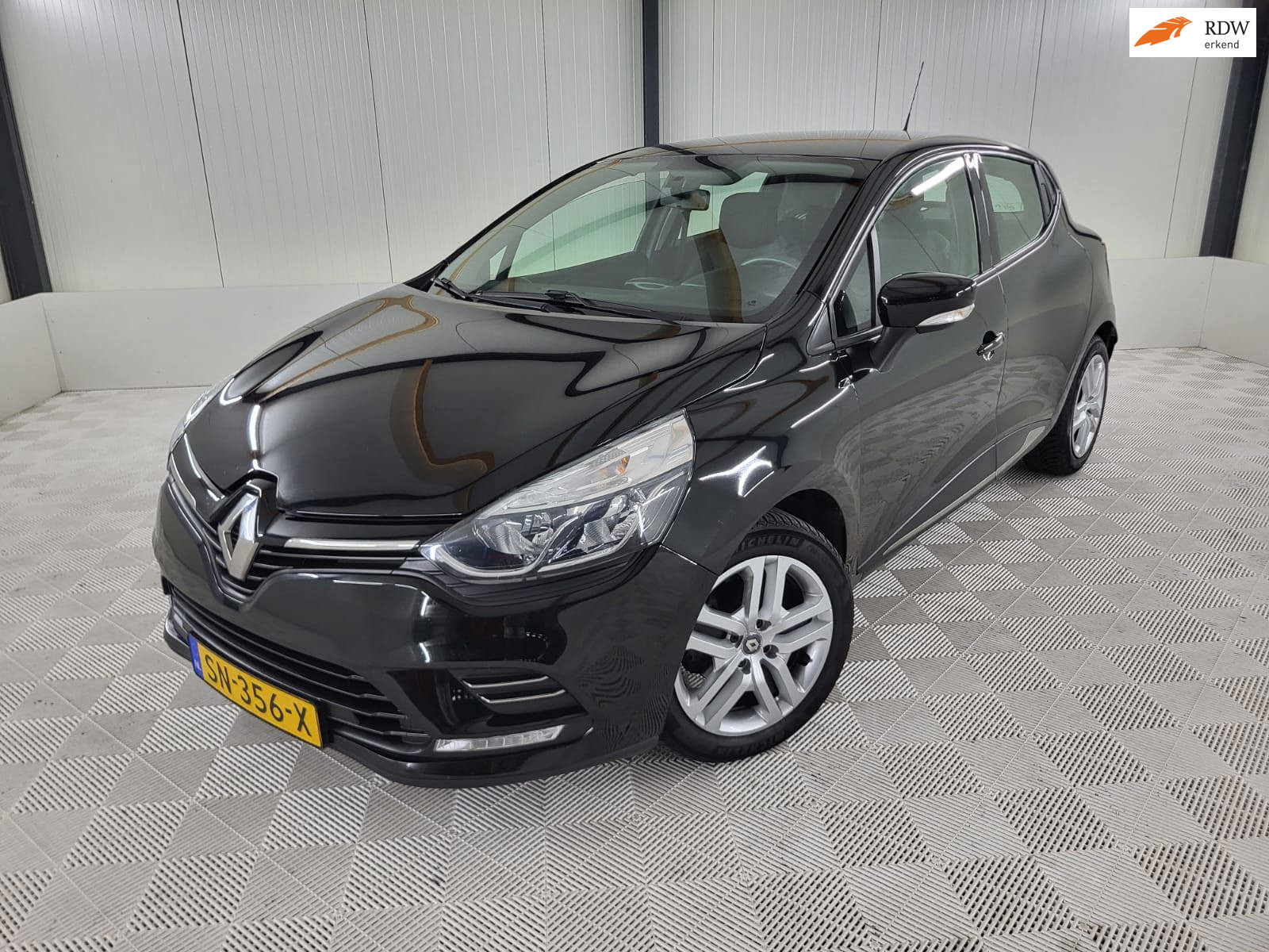 Renault Clio 0.9 TCe Zen, Navigatie 2018 - voorkant