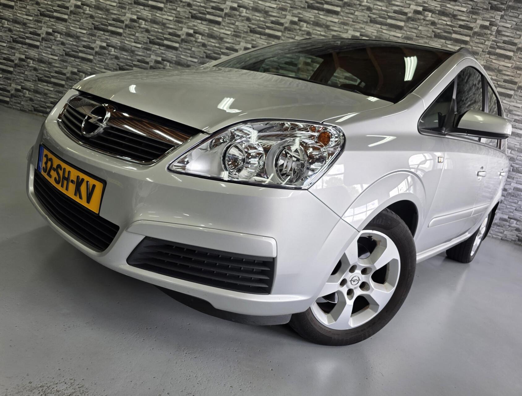 Opel Zafira 1.8 Enjoy *Nieuwe APK*Bluetooth*Trekhaak*NAP*! 2006 - voorkant
