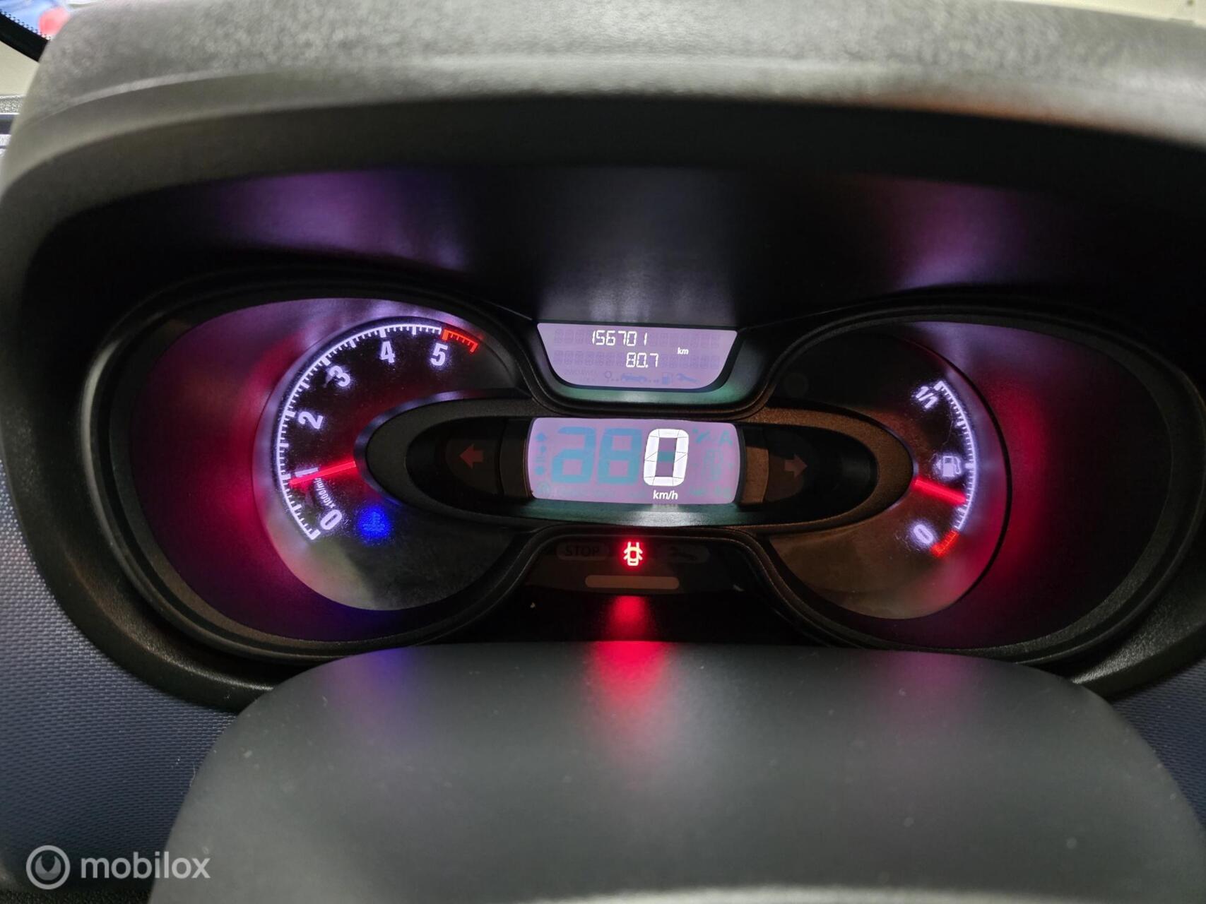 Foto van Opel Vivaro-b