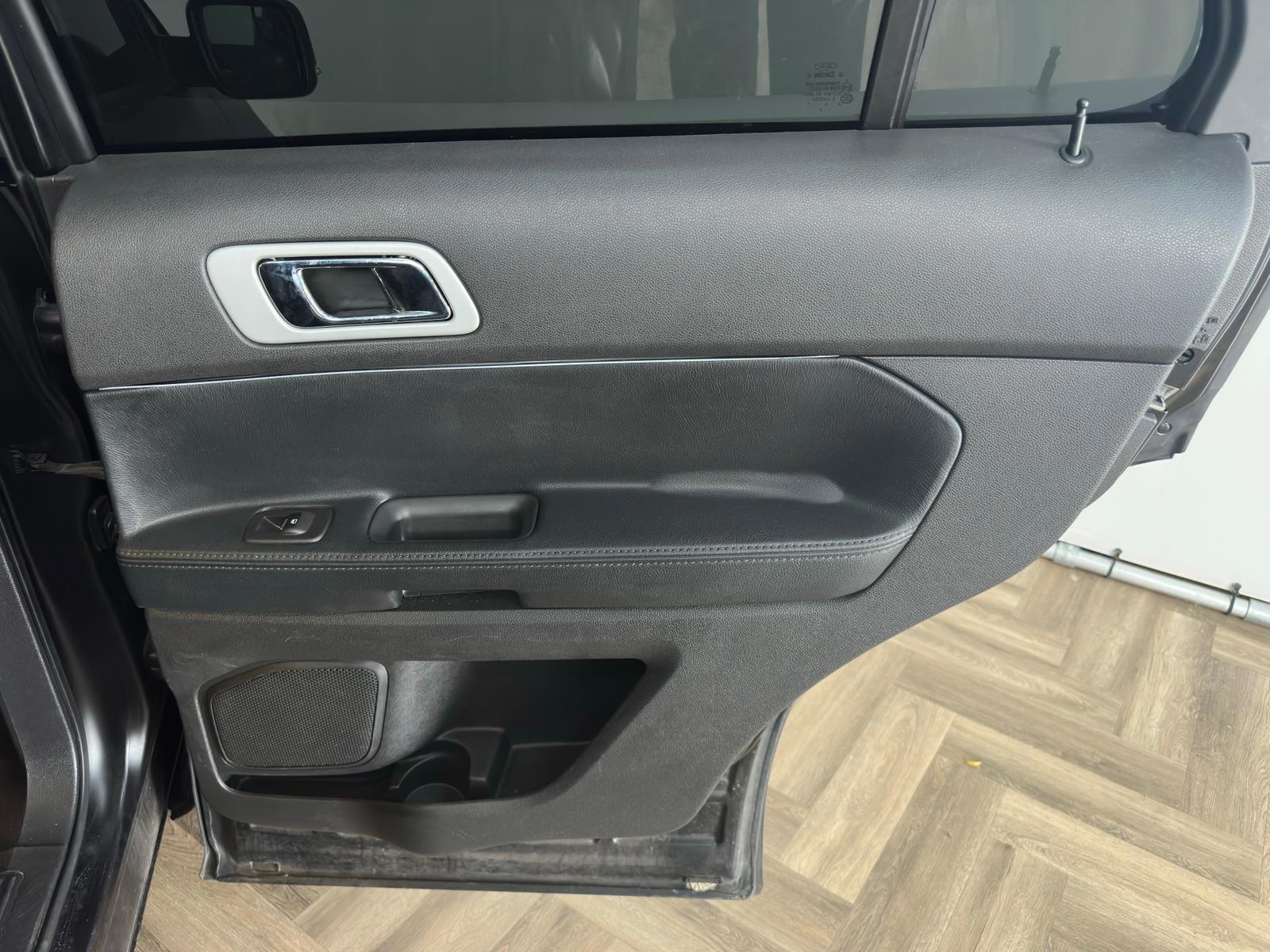 Foto van Ford Explorer XLT FWD 4dr