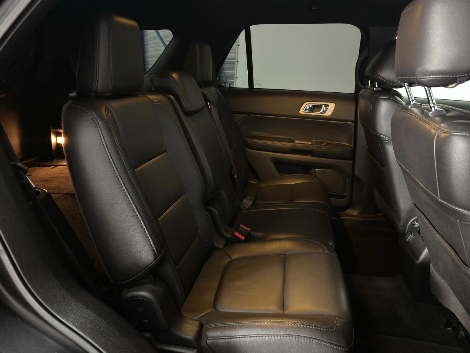 Foto van Ford Explorer XLT FWD 4dr