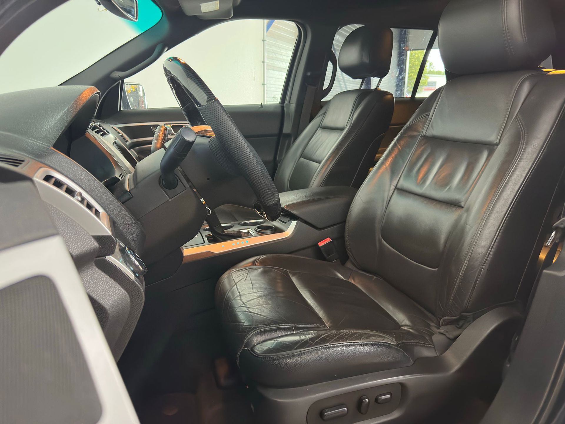 Foto van Ford Explorer XLT FWD 4dr