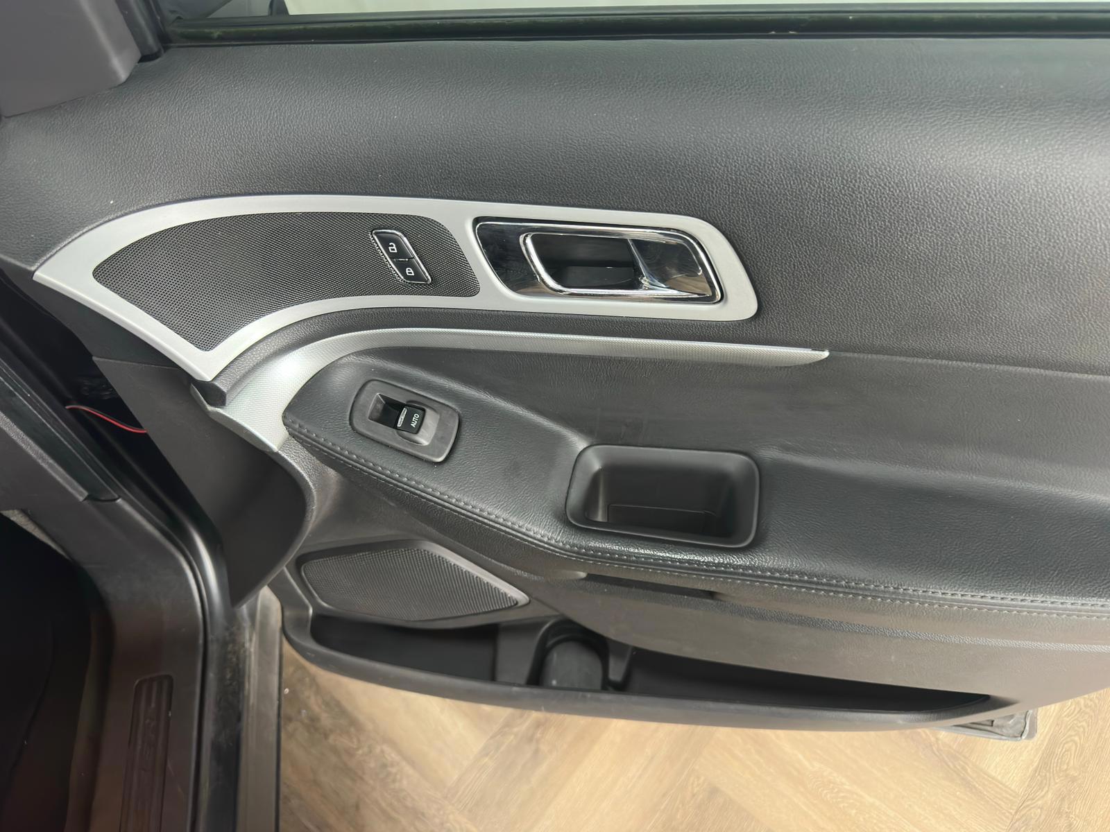 Foto van Ford Explorer XLT FWD 4dr