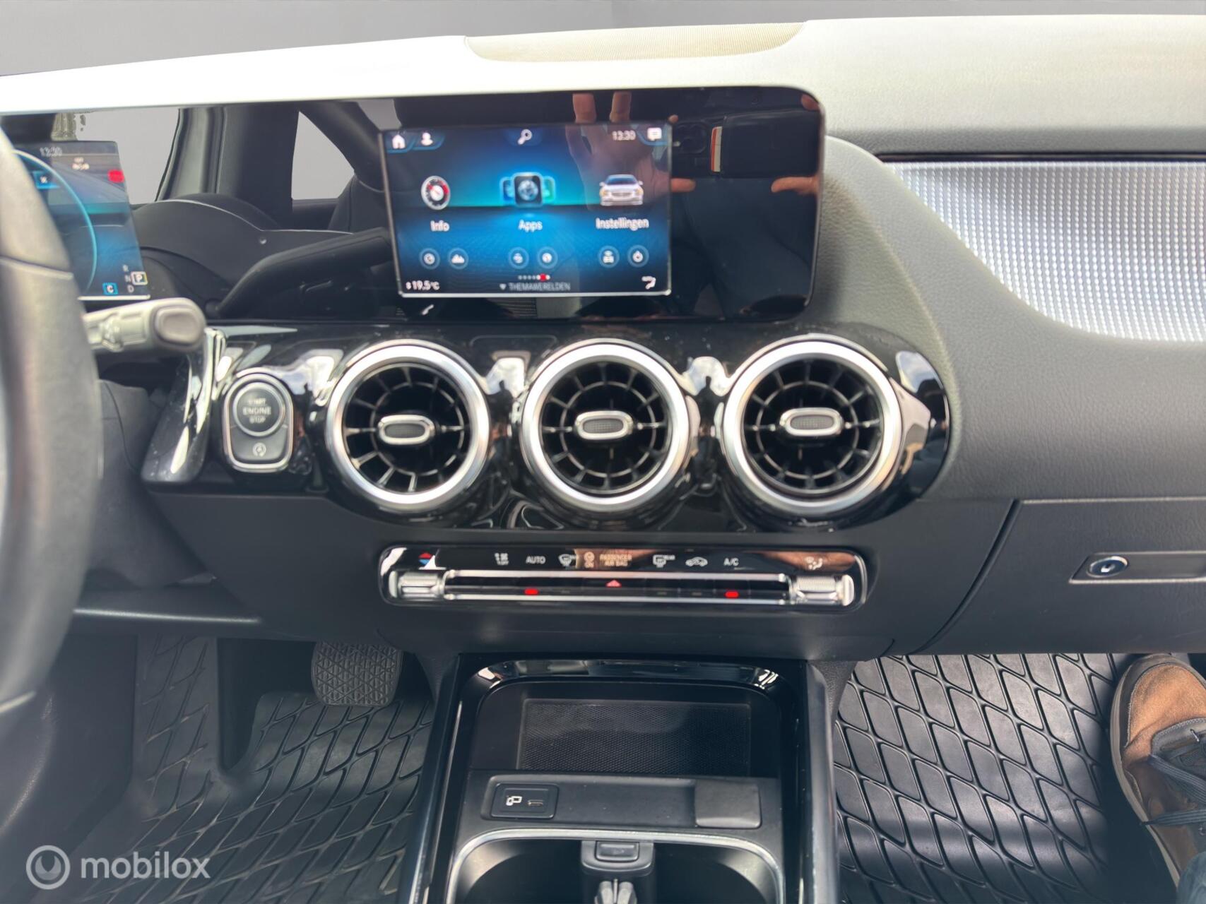 Foto van Mercedes-Benz B 200