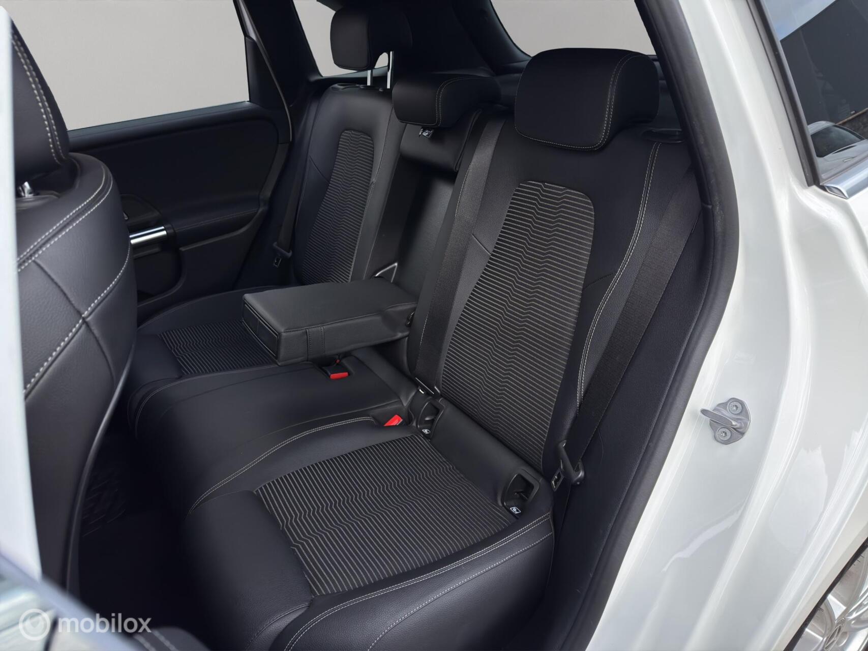 Foto van Mercedes-Benz B 200