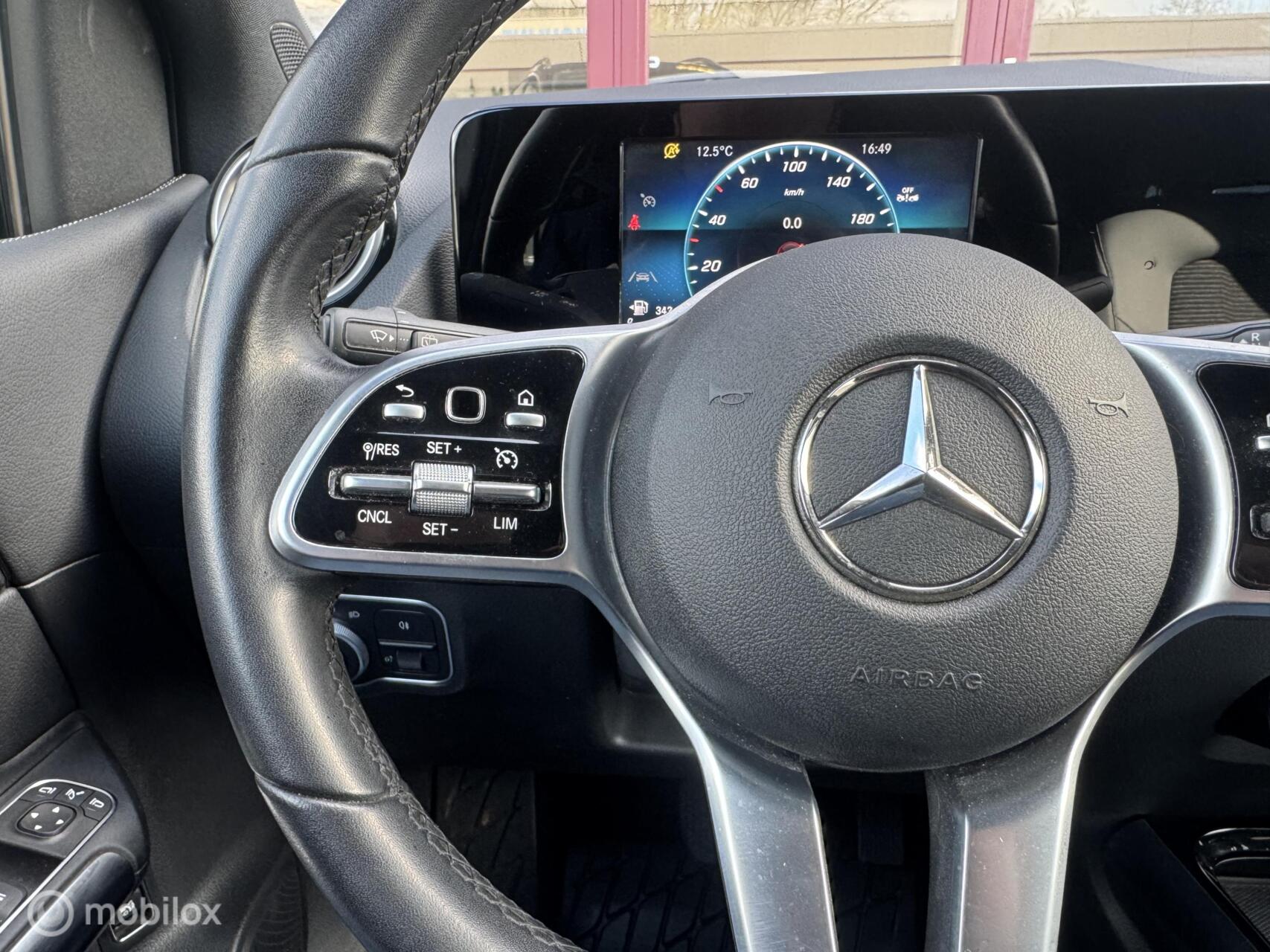 Foto van Mercedes-Benz B 200