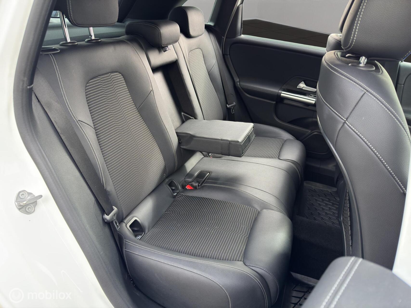 Foto van Mercedes-Benz B 200