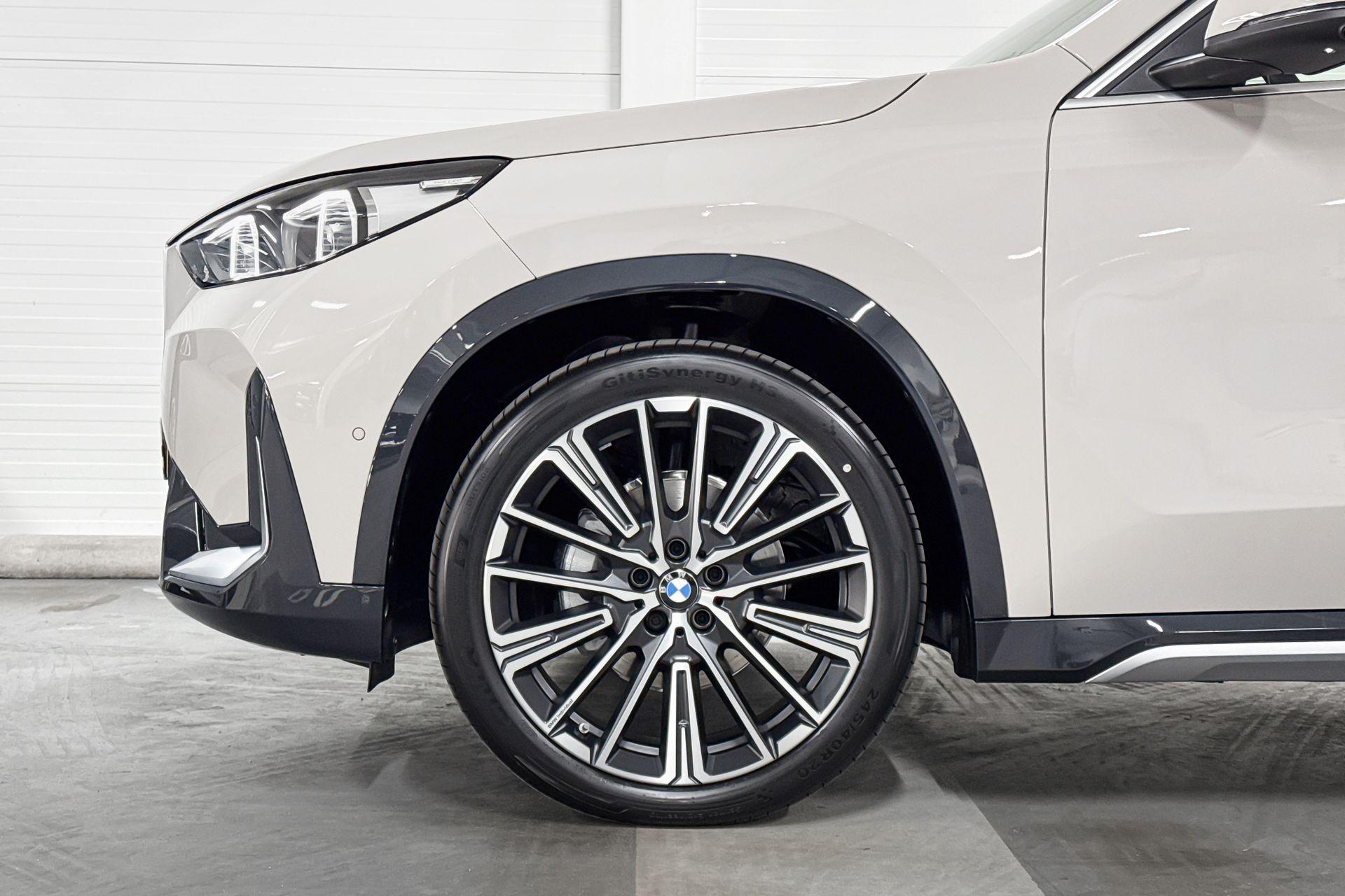 Foto van BMW Ix1 Edrive20