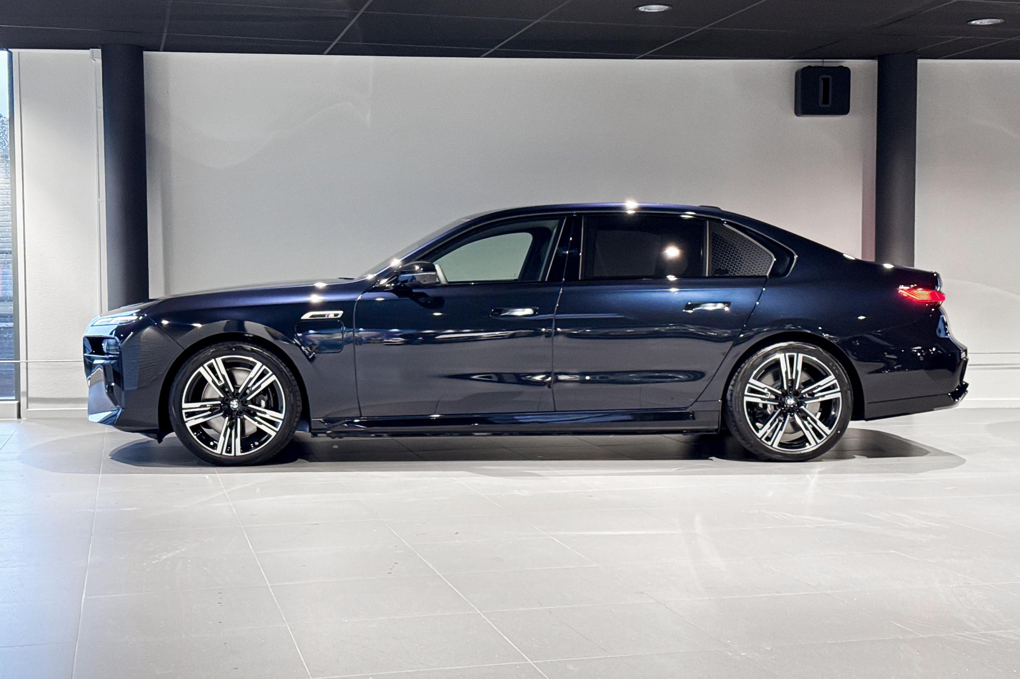Foto van BMW M760e xDrive