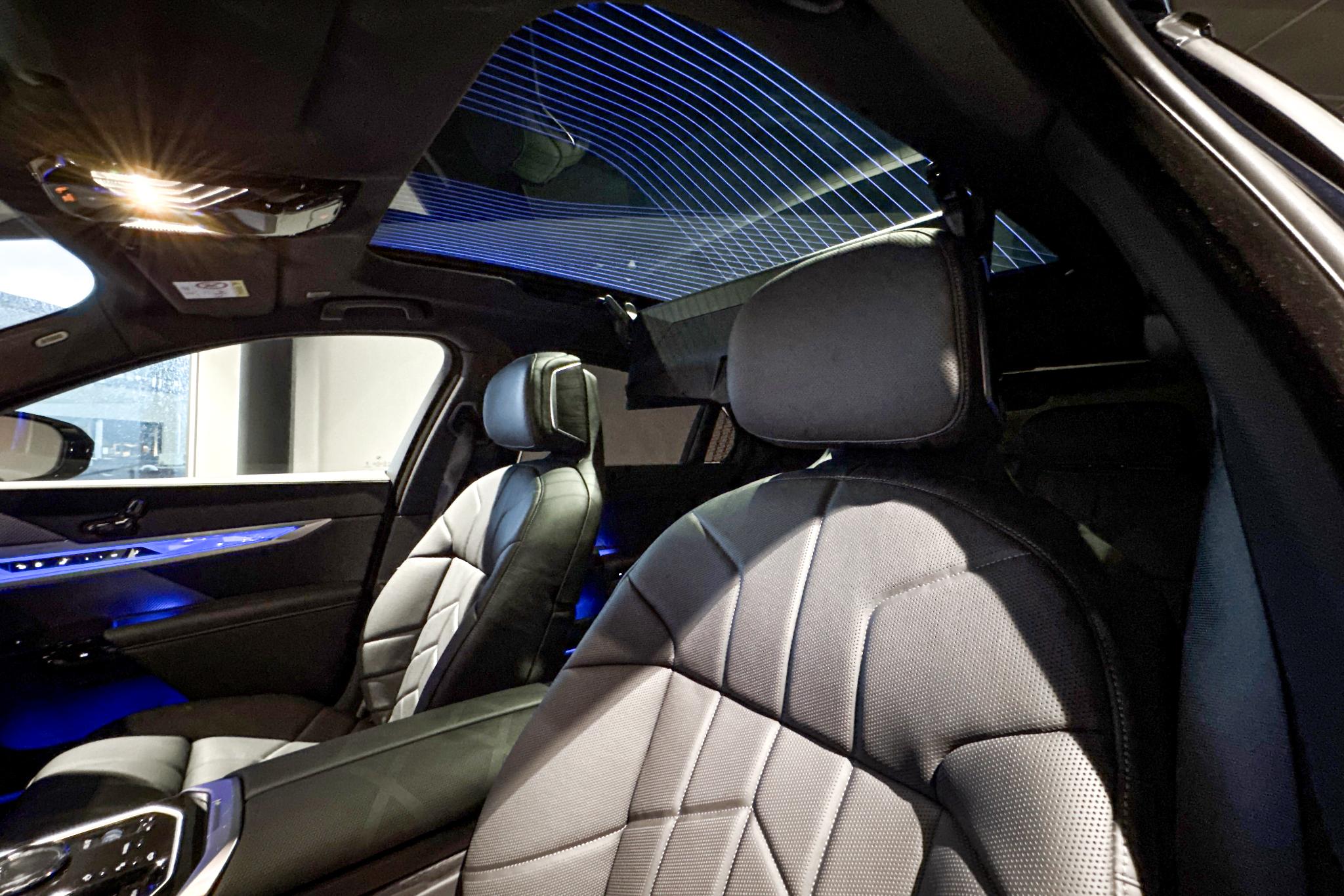 Foto van BMW M760e xDrive