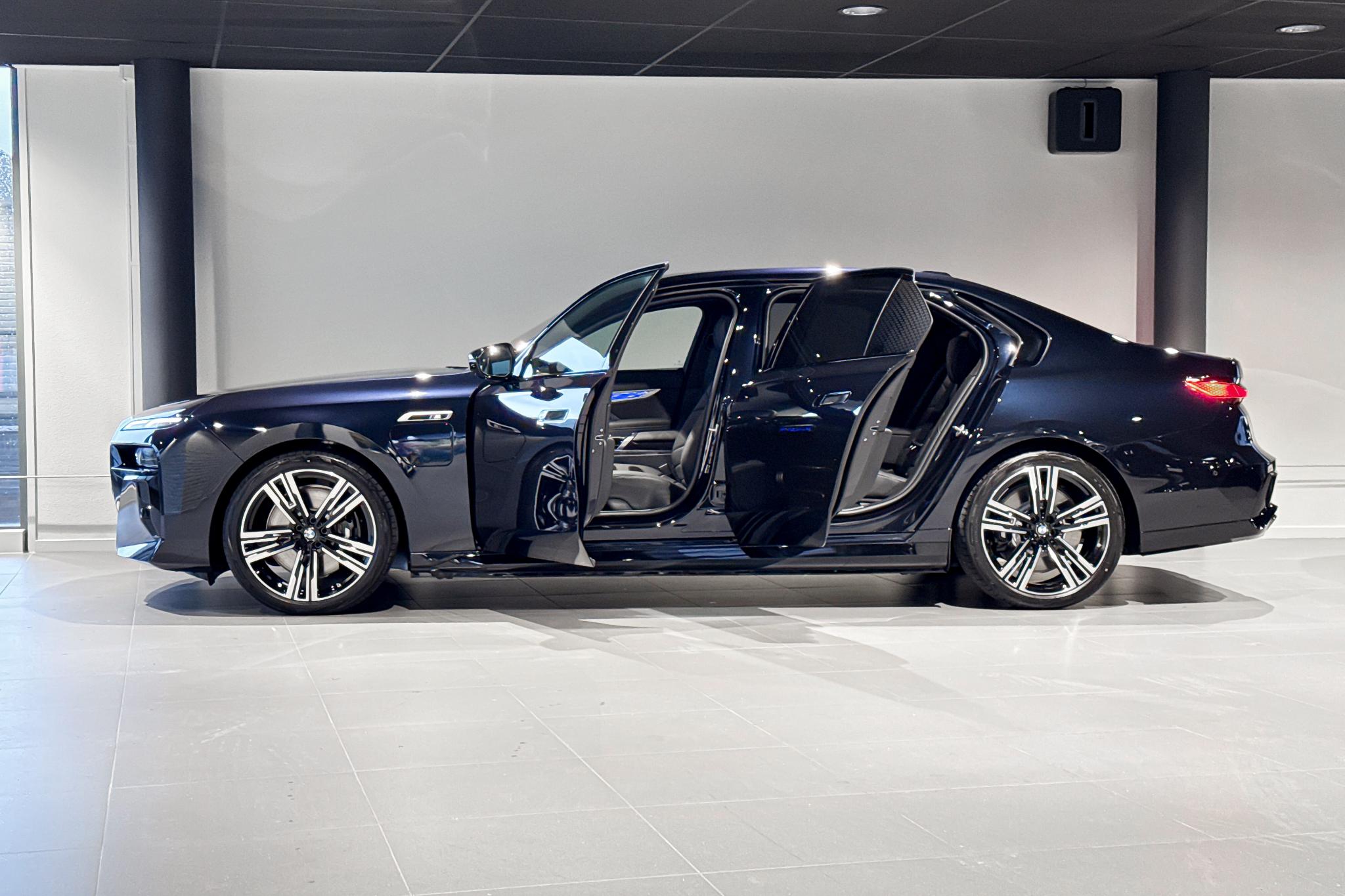 Foto van BMW M760e xDrive
