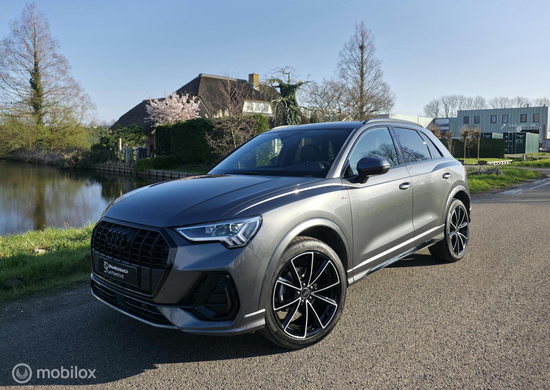 Audi Q3 35 TFSI S-Line / 360' camera / Navi / Stoelv. / Luxe 2023 - voorkant