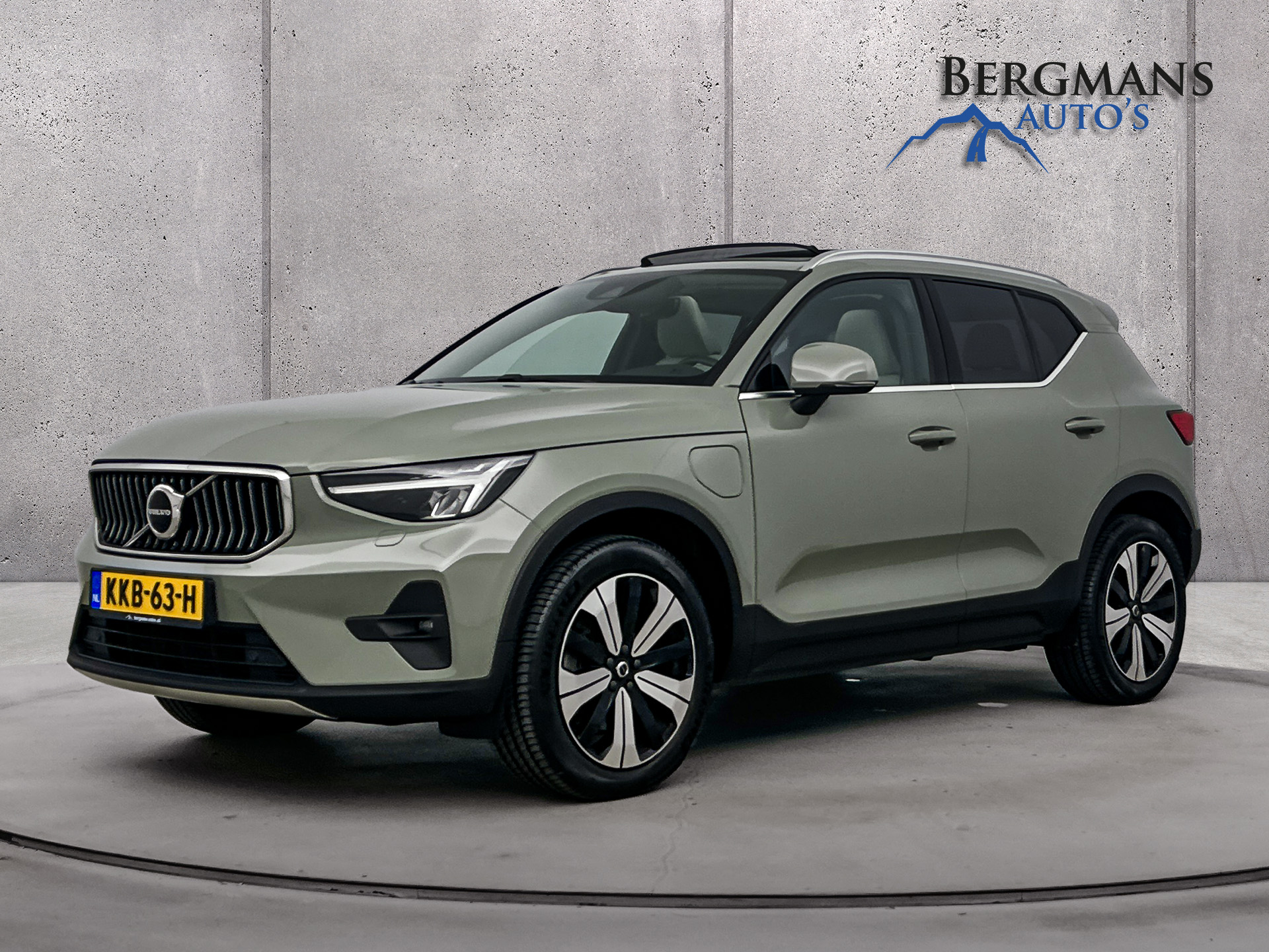 Volvo XC40 1.5 T4 Plug-in hybrid Ultimate Bright 2023 - voorkant