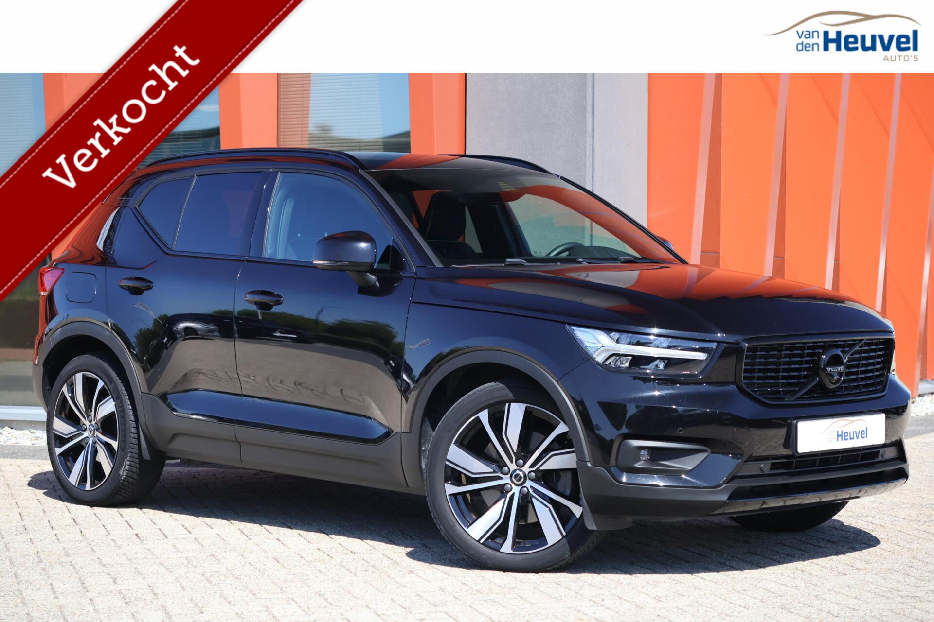 Volvo XC40 T4 Recharge R-Design | Stoelverwarming | Trekhaak | 360° Camera | Pilot Assist | H/K | Mem. Stoelen | Keyless | Glossy Black 2022 - voorkant
