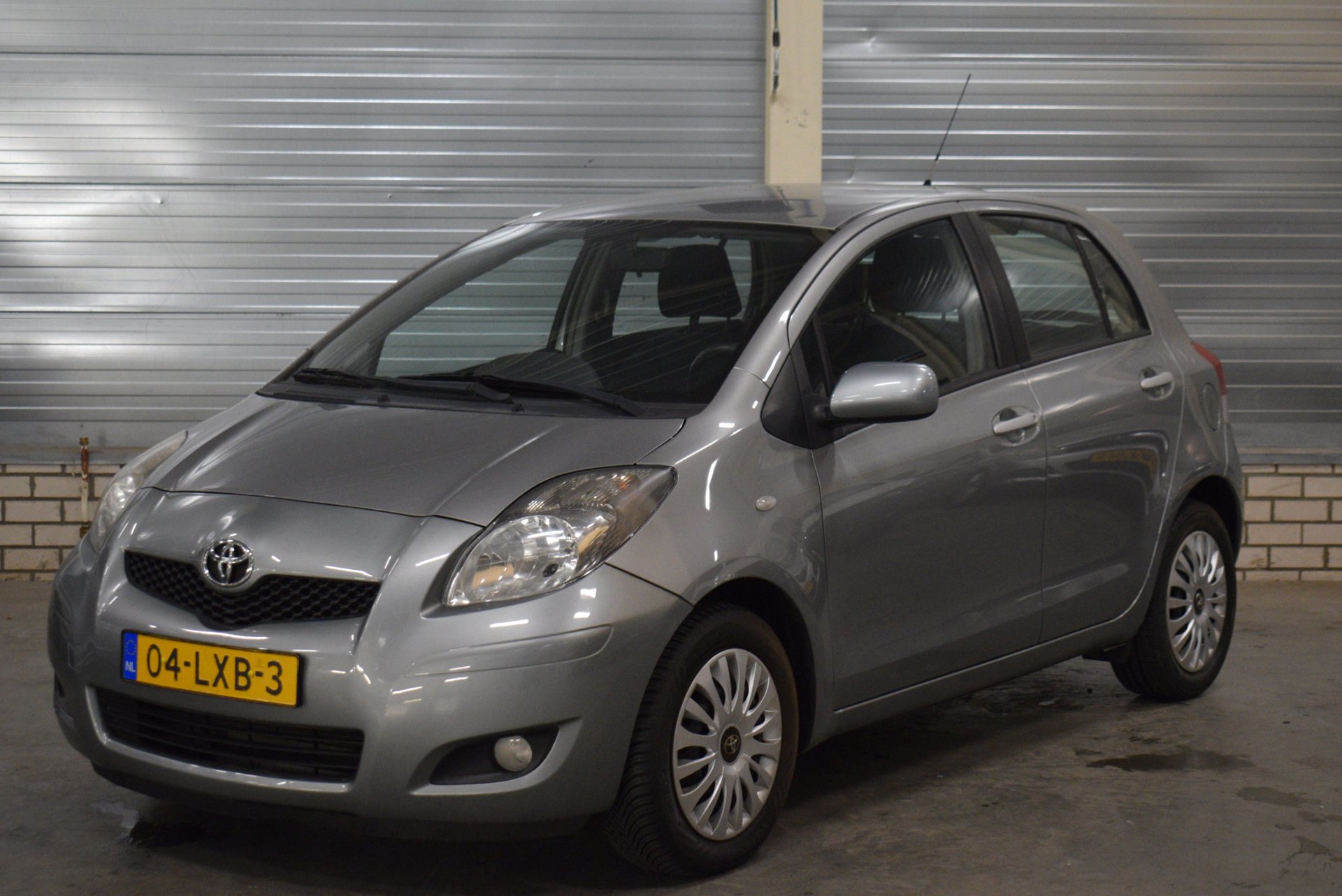 Toyota Toyota Yaris 1.3 VVTi Aspiration Automaat + Climate Control 86.000KM!!! 2010 - voorkant