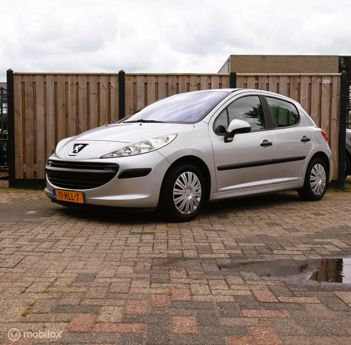 Peugeot 207 1.4 XR 2009 - voorkant