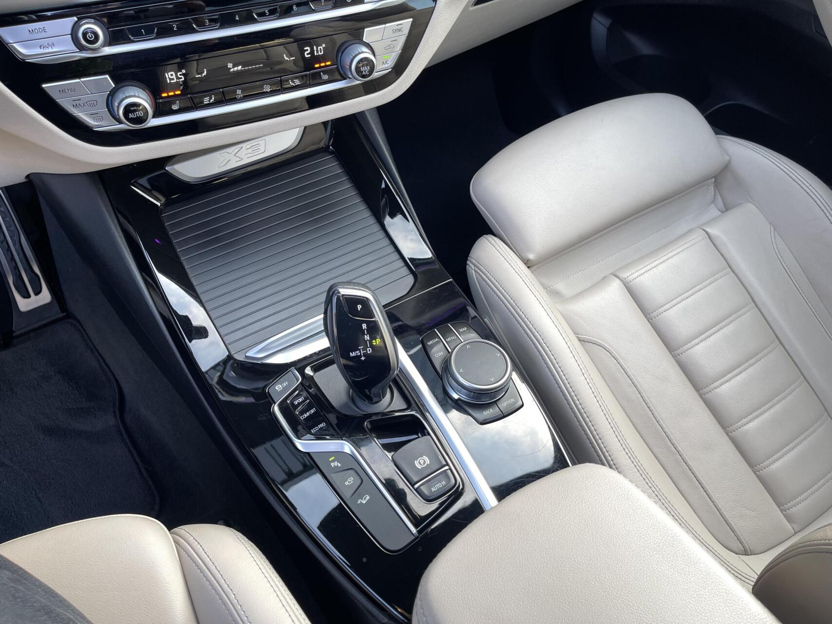 Foto van BMW X3 Xdrive20i
