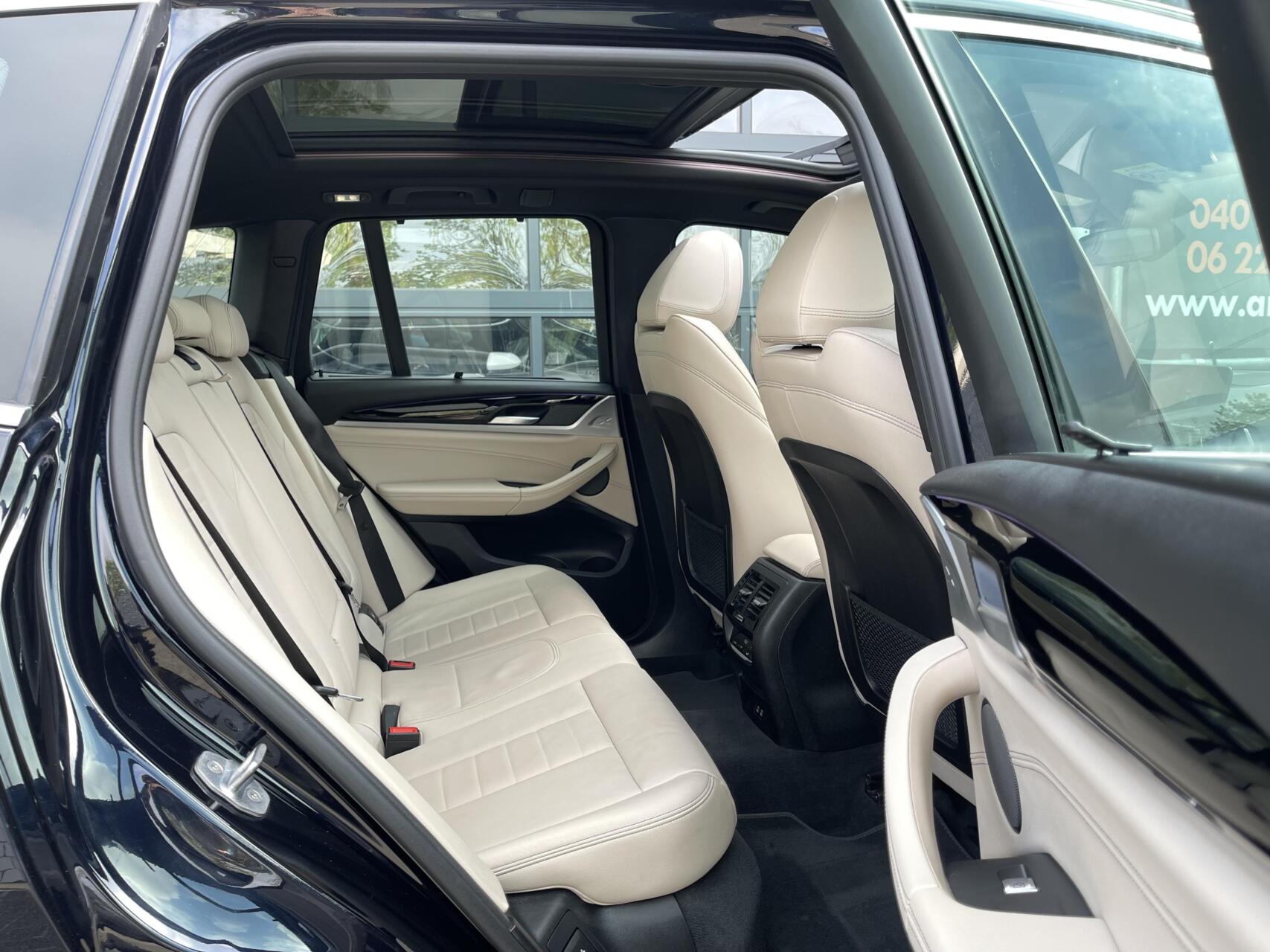 Foto van BMW X3 Xdrive20i