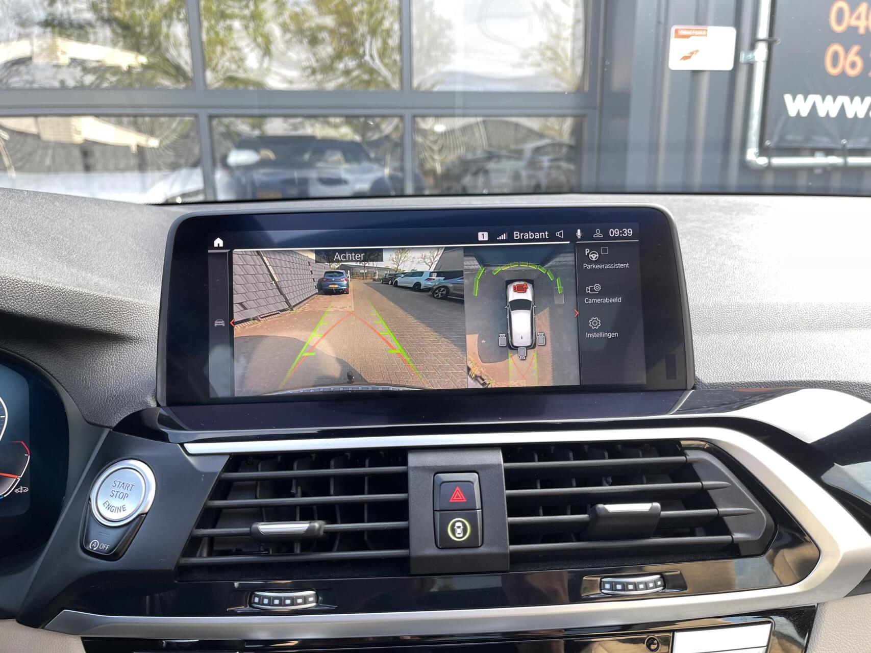 Foto van BMW X3 Xdrive20i