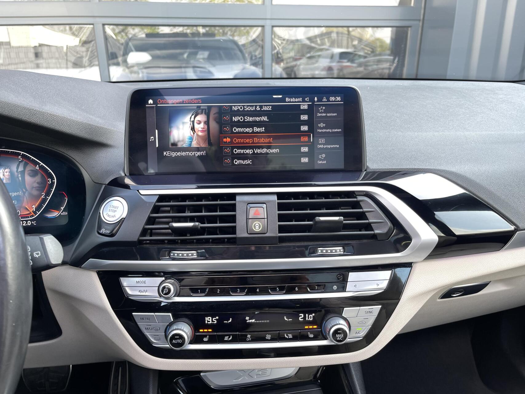 Foto van BMW X3 Xdrive20i