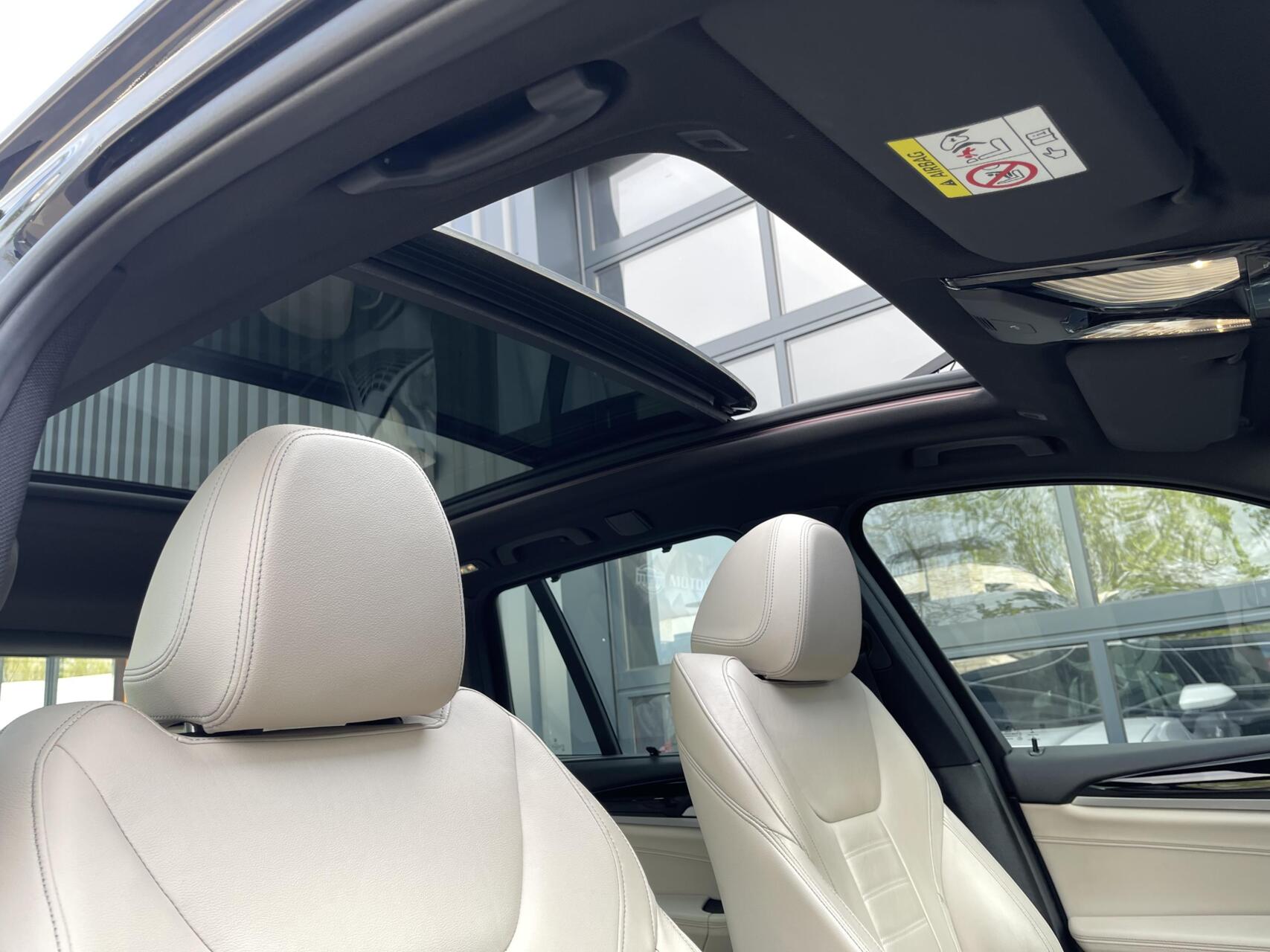Foto van BMW X3 Xdrive20i