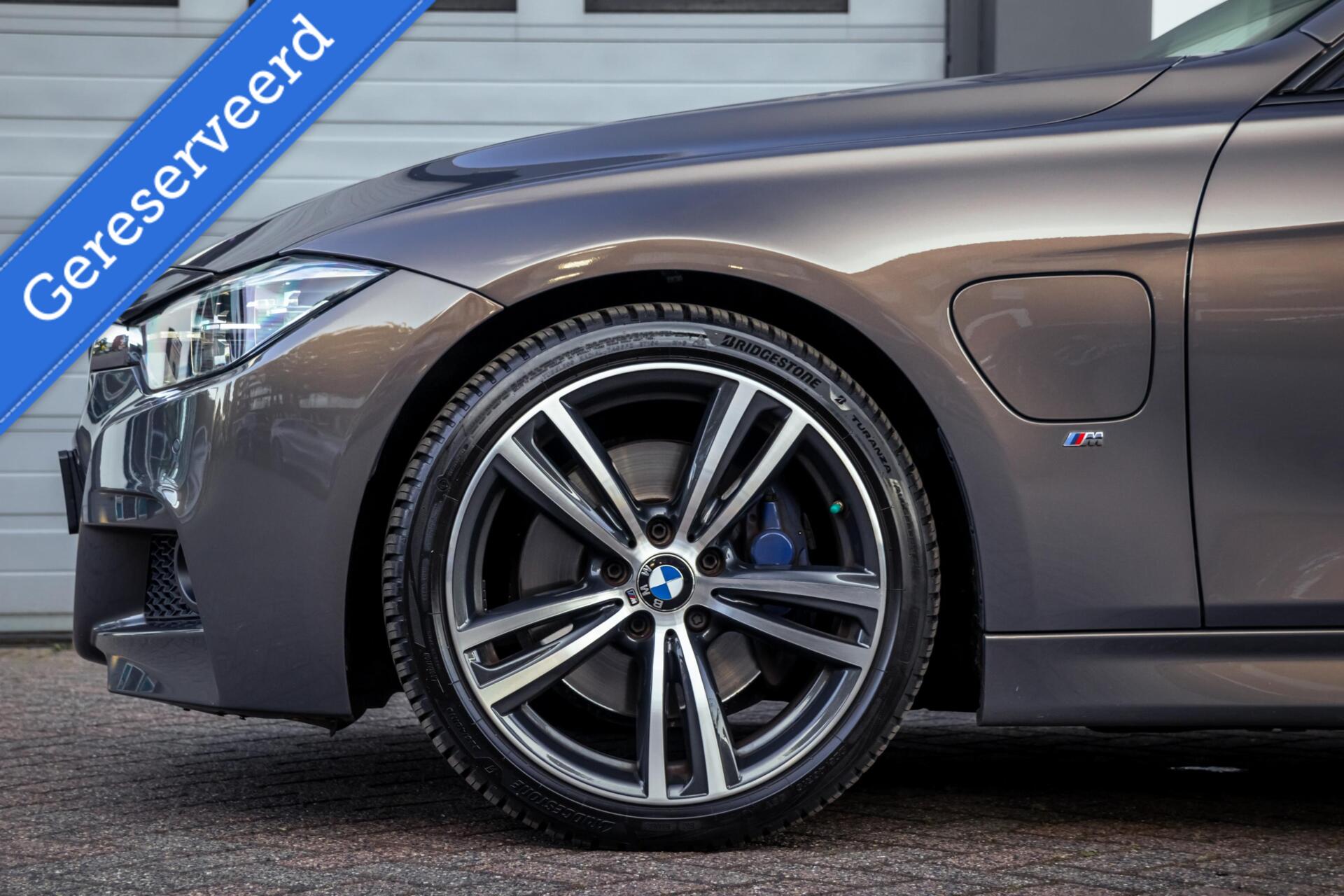 Foto van BMW 330e Iperformance