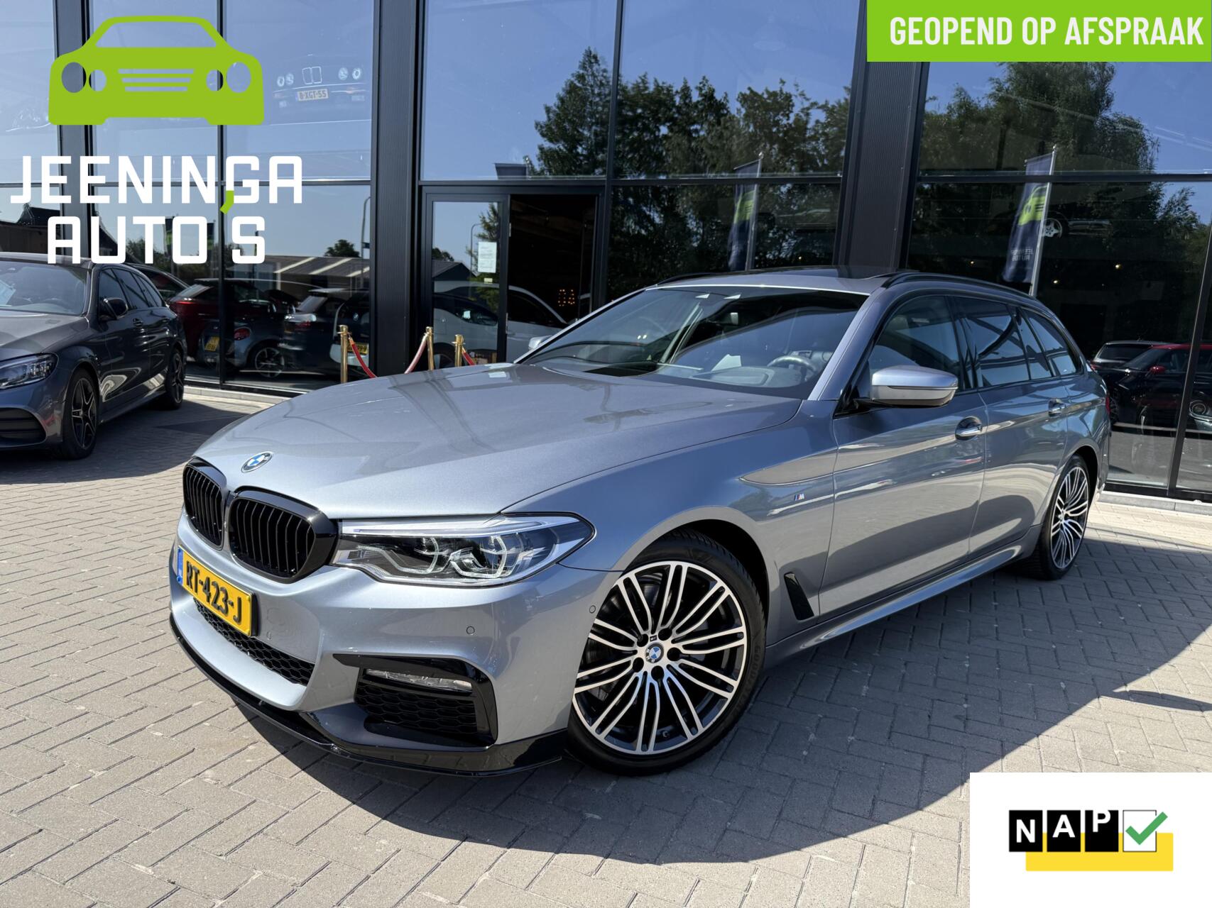 BMW 5-serie Touring 520i High Exe 2018 - voorkant