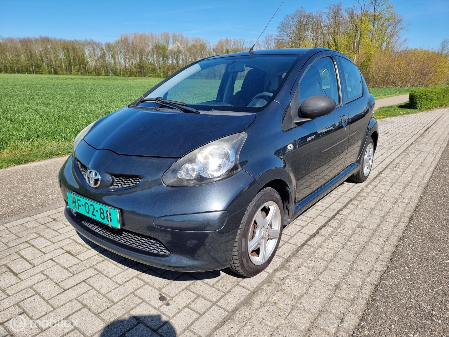 Toyota Toyota Aygo 1.0-12V. LET OP ADRES. 2008 - voorkant