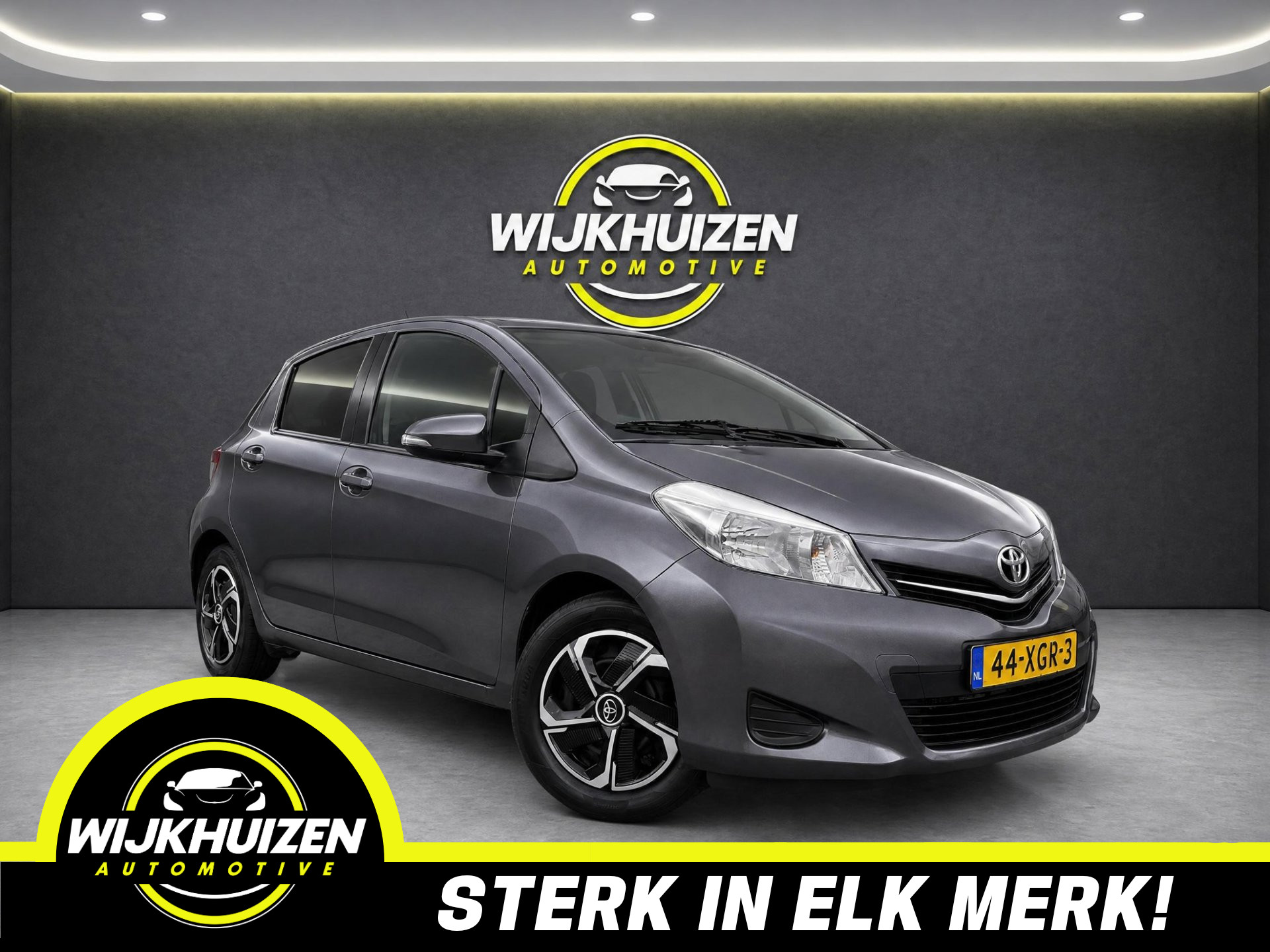 Toyota Toyota Yaris 1.3 VVT-i Aspiration met Airco !!! Navigatie !!! Cruise !!! Camera !!! 2012 - voorkant