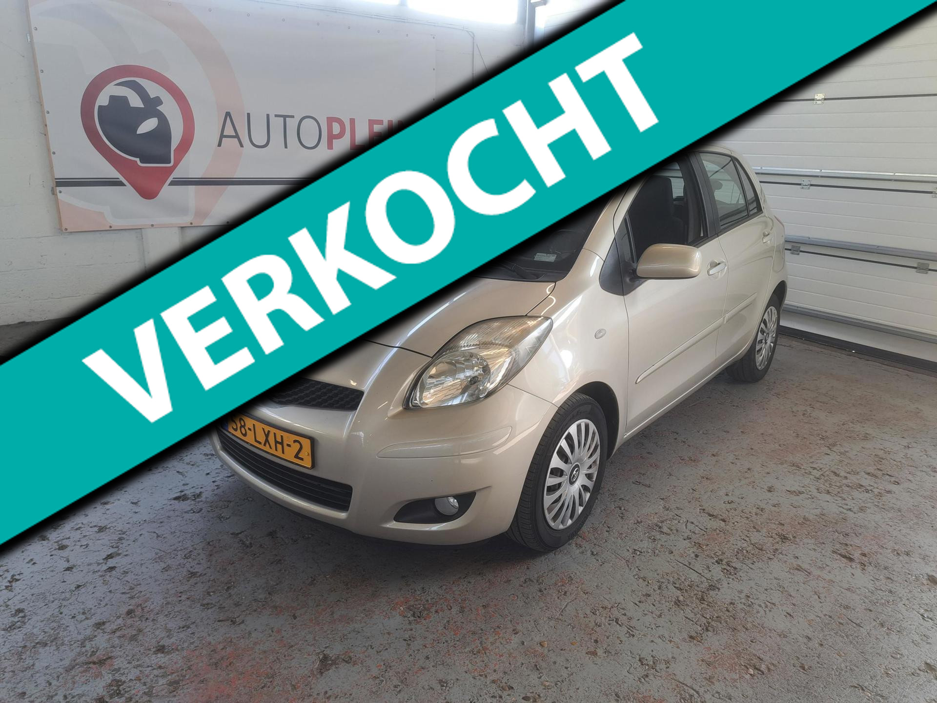 Toyota Toyota Yaris 1.3 VVTi Aspiration 2010 - voorkant