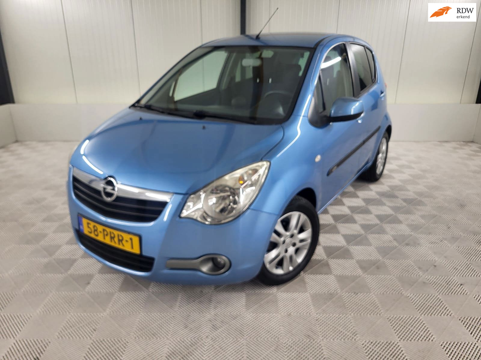 Opel Agila 1.2 Edition, Airco 2011 - voorkant