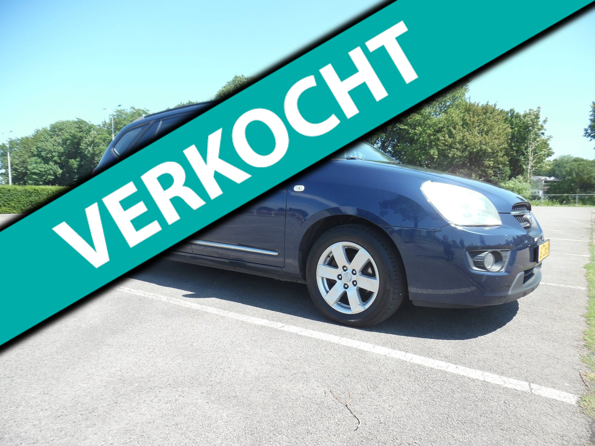 Kia Carens 2.0 CVVT X-ecutive 2008 - voorkant