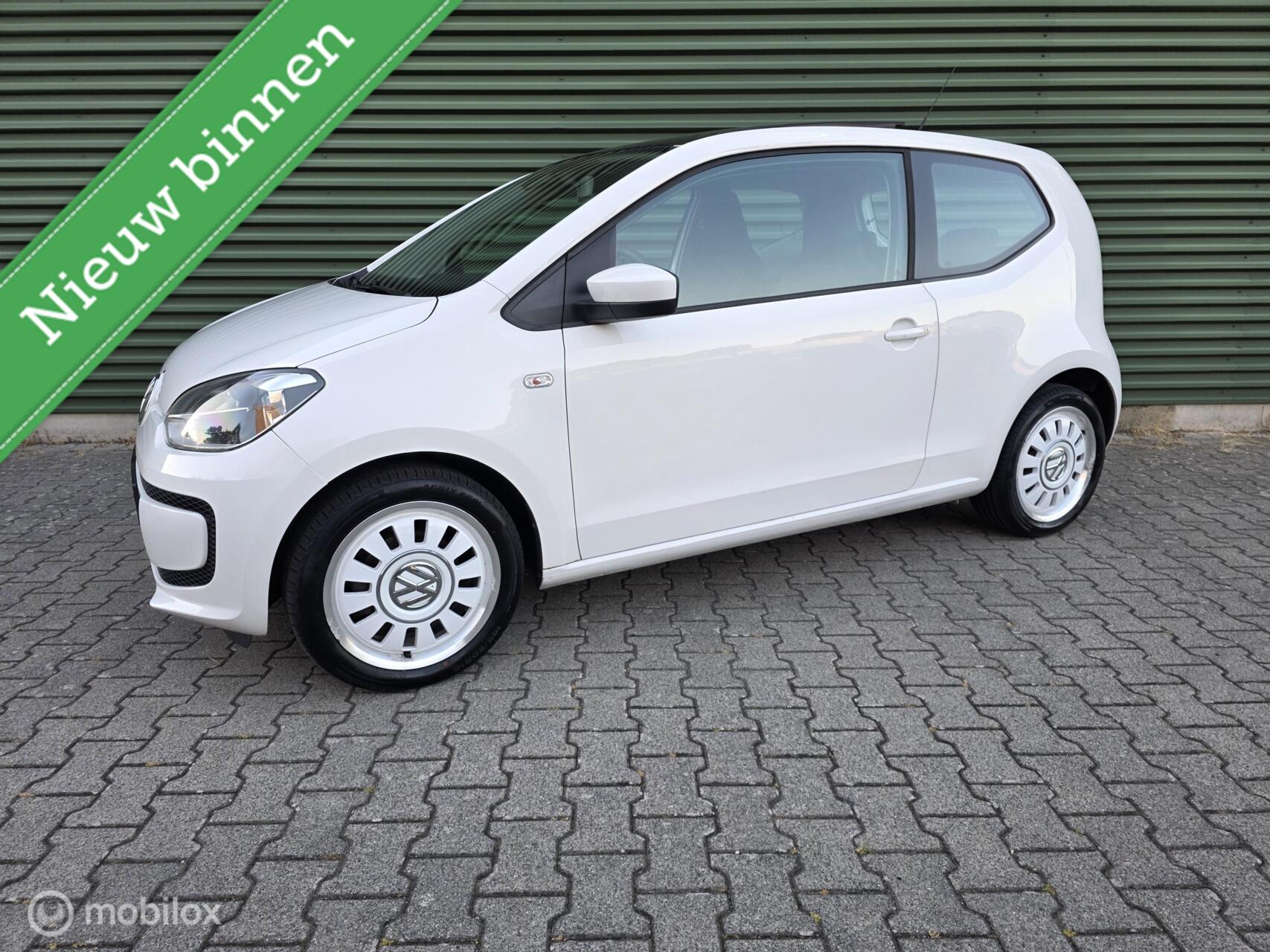 Volkswagen Up 1.0 take up|Panorama Dak|4x Nw Banden|Lage km 2012 - voorkant