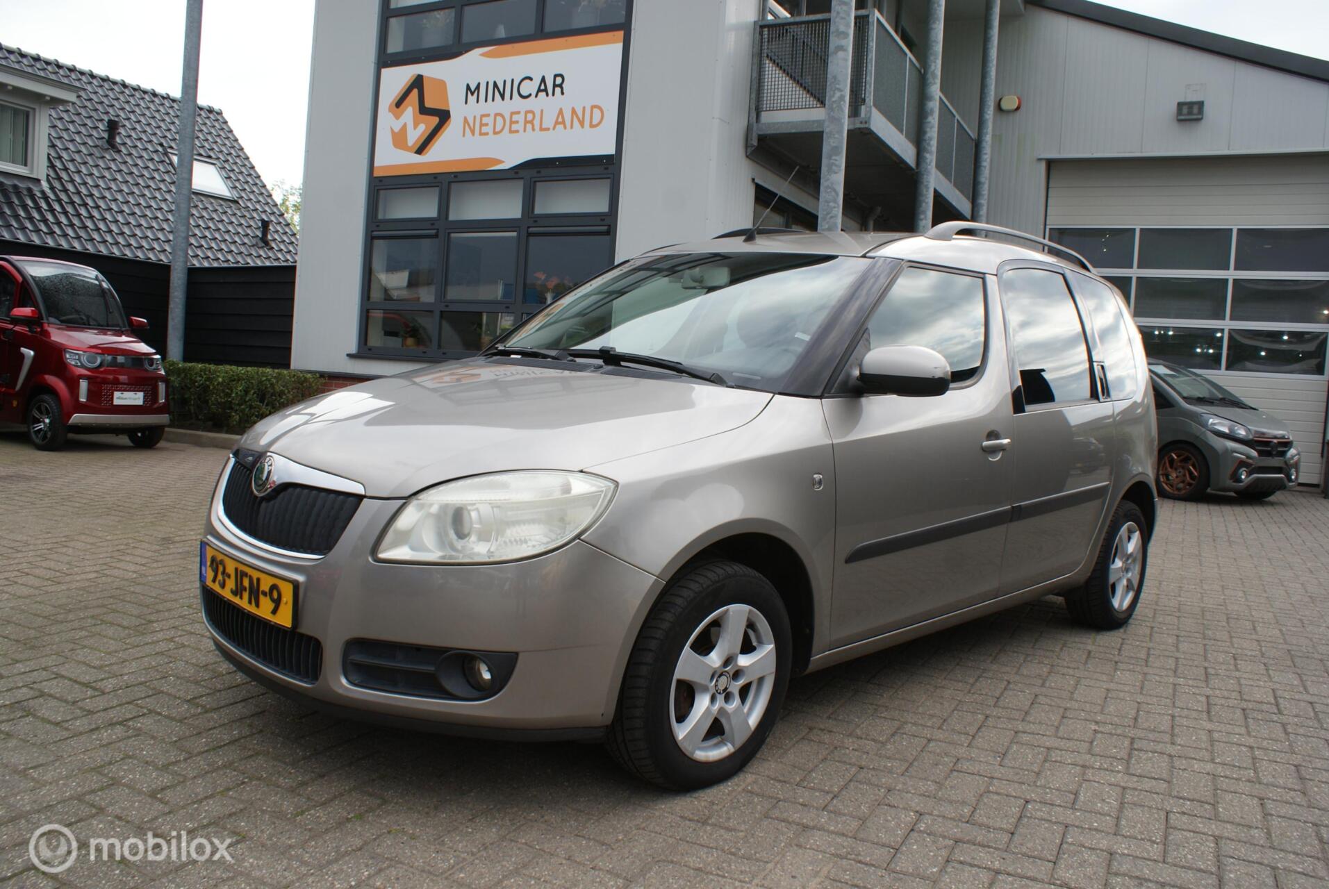 Skoda Roomster 1.4-16V Dynamic techn 100% nieuwe distributie 2009 - voorkant