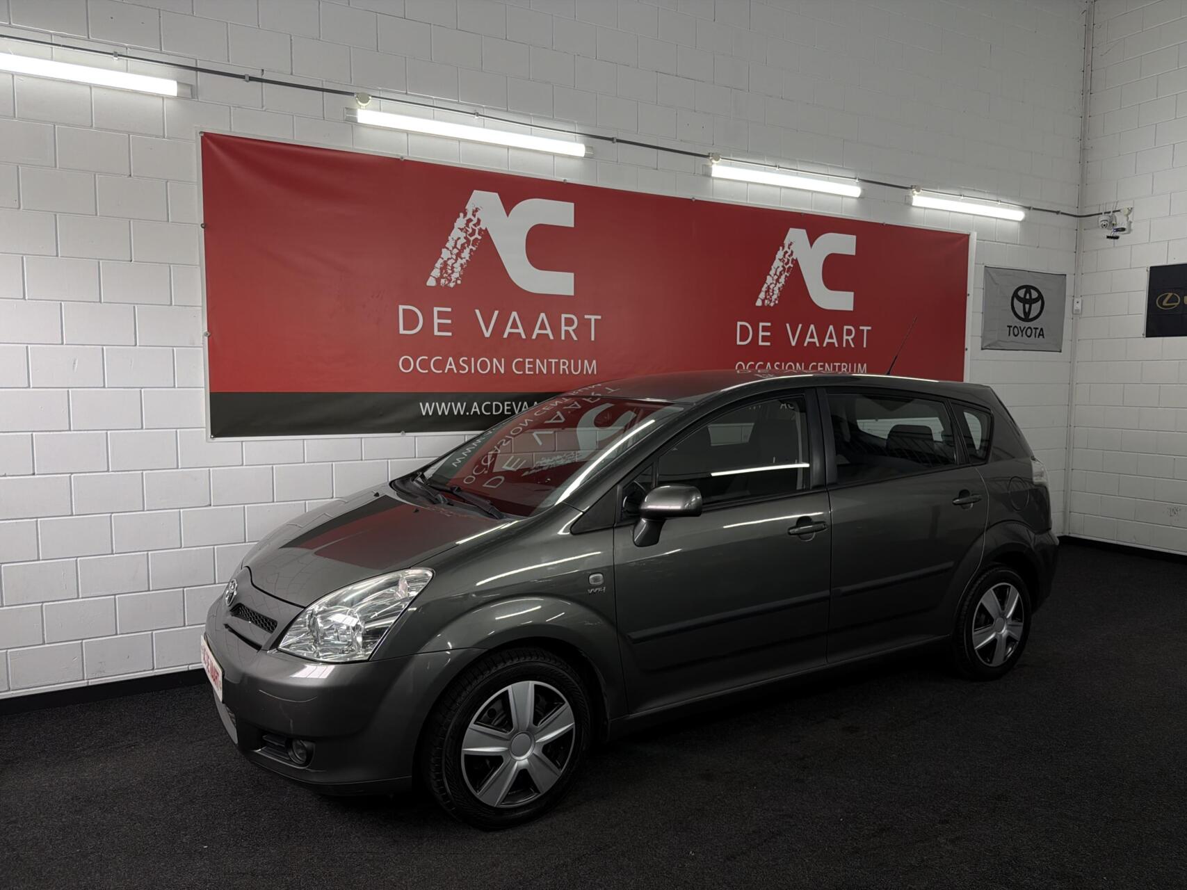 Toyota Toyota Corolla Verso 1.8 VVT-i Sol - CLIMA/TRKHAK/CRUISE/PDC 2005 - voorkant