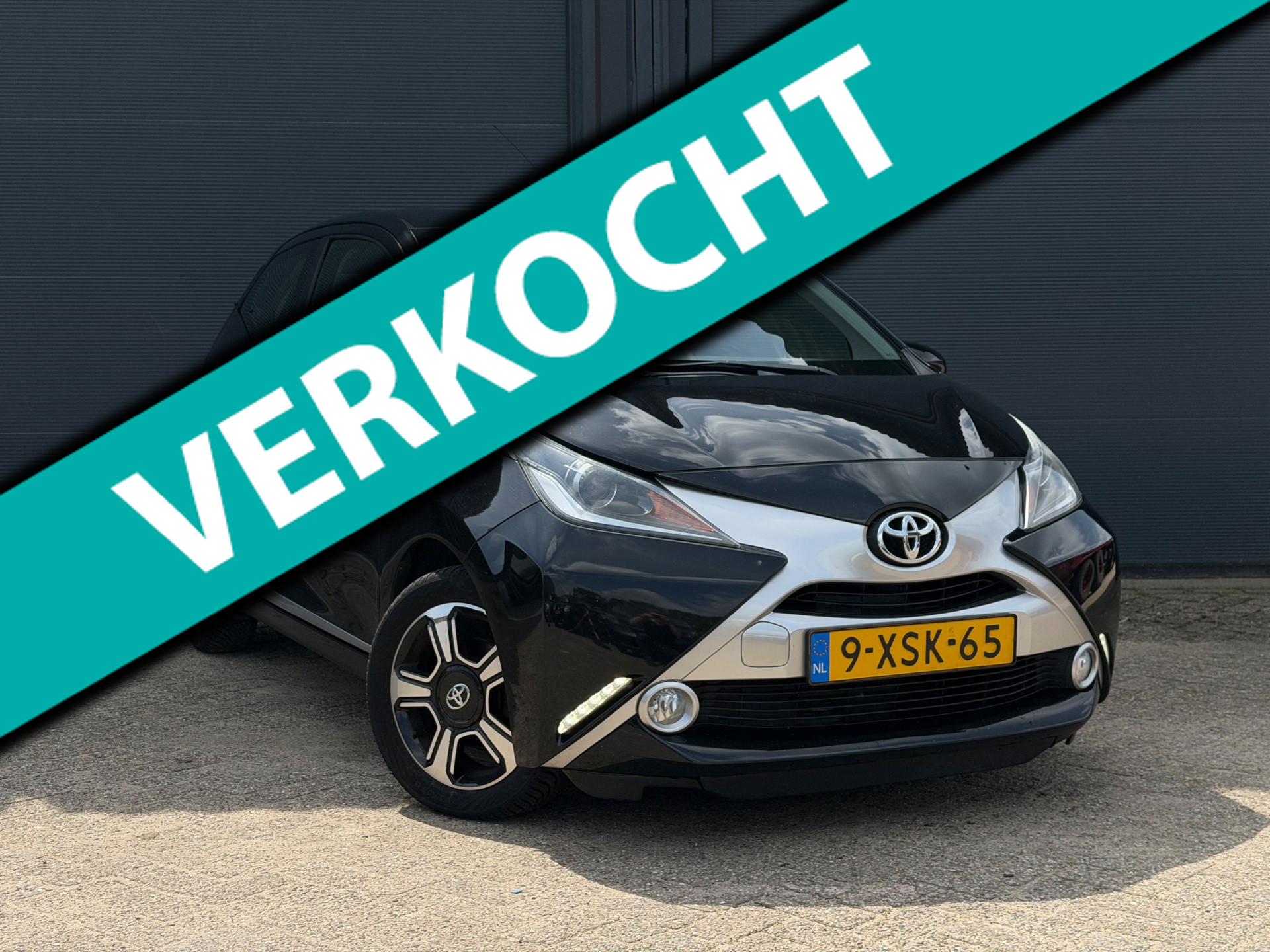 Toyota Toyota Aygo 1.0 VVT-i | Dealer Onderhouden | Keyless | Achter-Camera | 2014 - voorkant