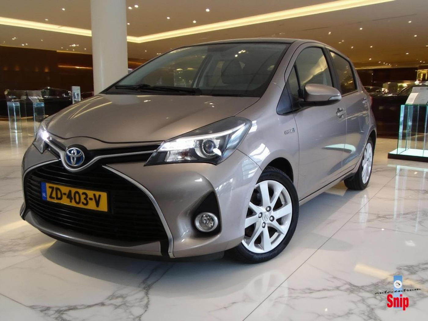 Toyota Toyota Yaris Hybrid 1.5 Hybrid Now 2014 - voorkant