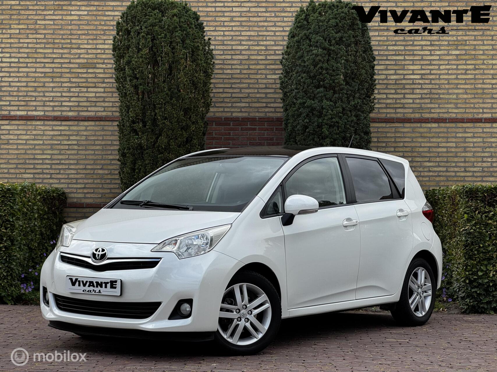 Toyota Toyota Verso-s 1.3 VVT-i Aspiration Camera*Pano*Cruise*Clima 2012 - voorkant
