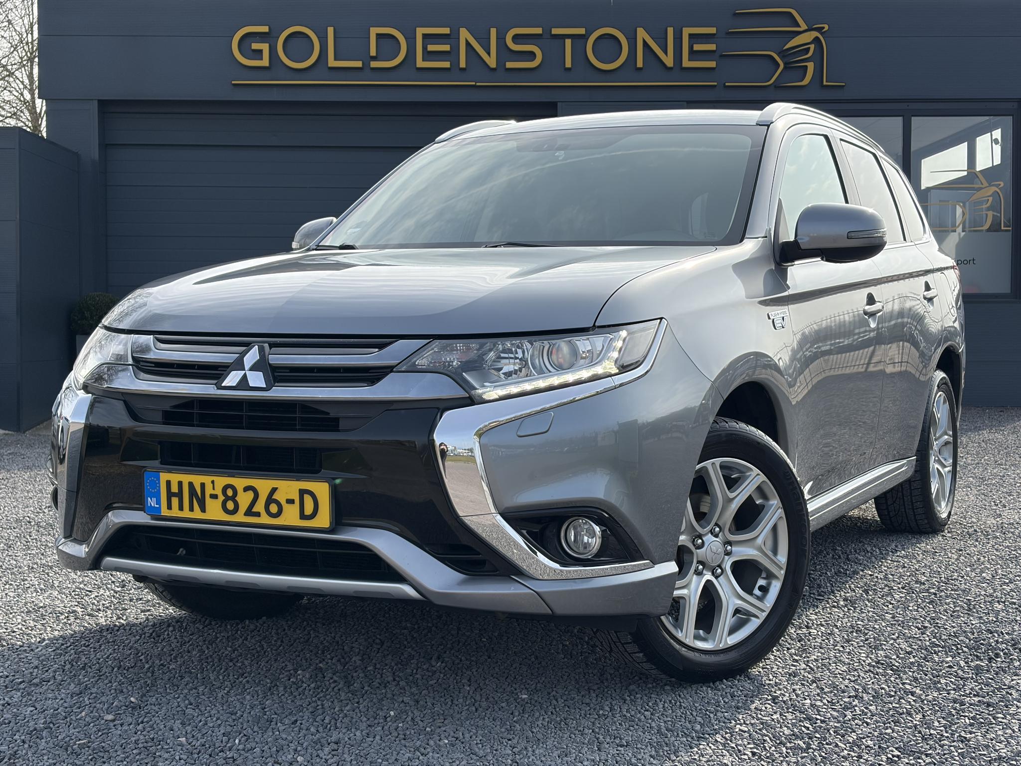 Mitsubishi Mitsubishi Outlander 2.0 PHEV Business Edition 2015 - voorkant