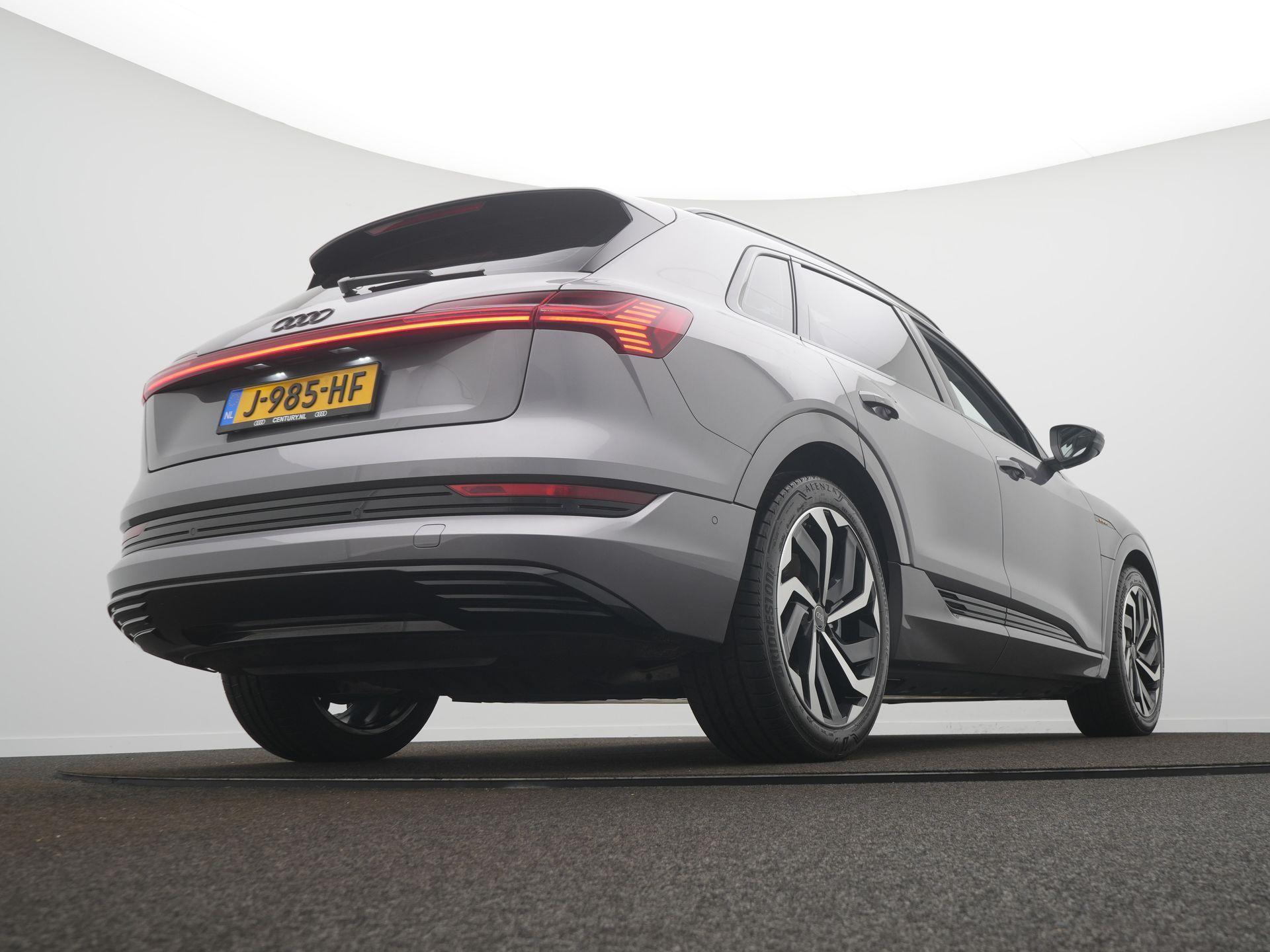 Foto van Audi E-tron