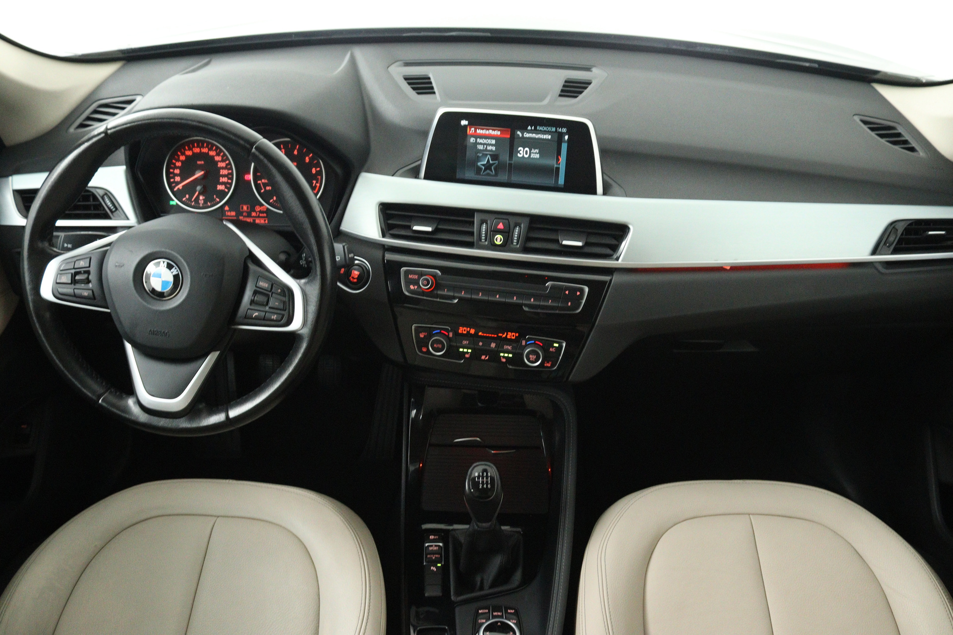 Foto van BMW X1 Sdrive18i