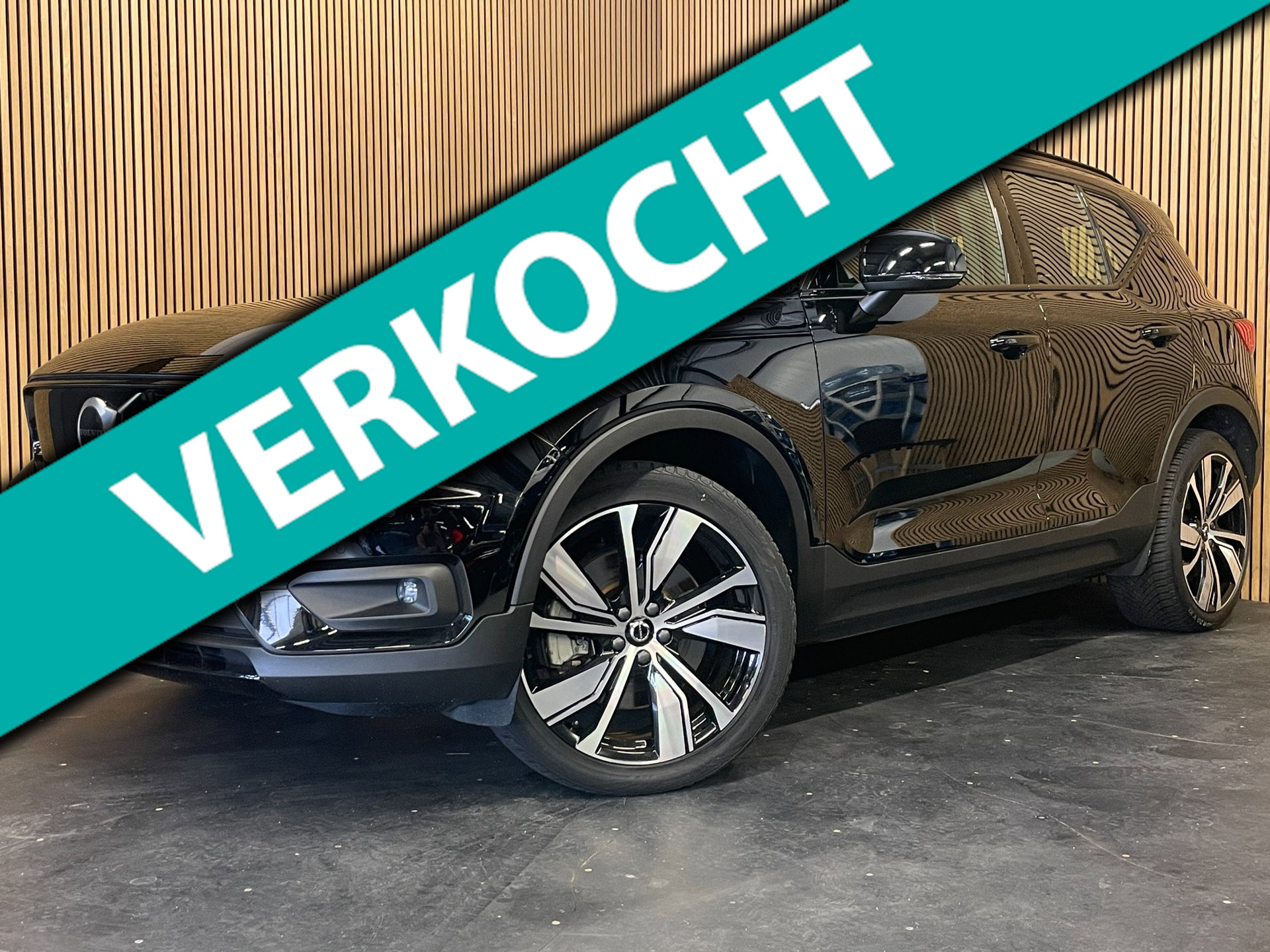 Volvo XC40 Recharge P8 AWD R-Design|92% SOH|ACC|CAMERA|CARPLAY|ANDROID AUTO|STOEL+STUURVERW|ELEK.KLEP|NL-AUTO|NAP|INCL.BTW|1e EIG| 2021 - voorkant