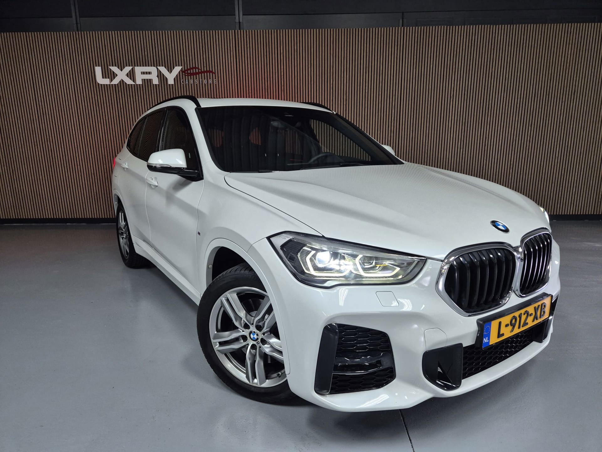 Foto van BMW X1 Xdrive20i