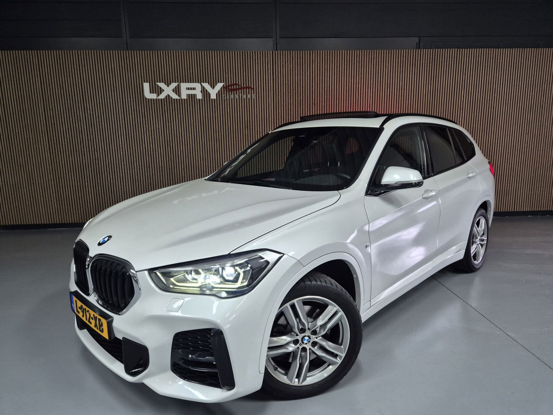 Foto van BMW X1 Xdrive20i