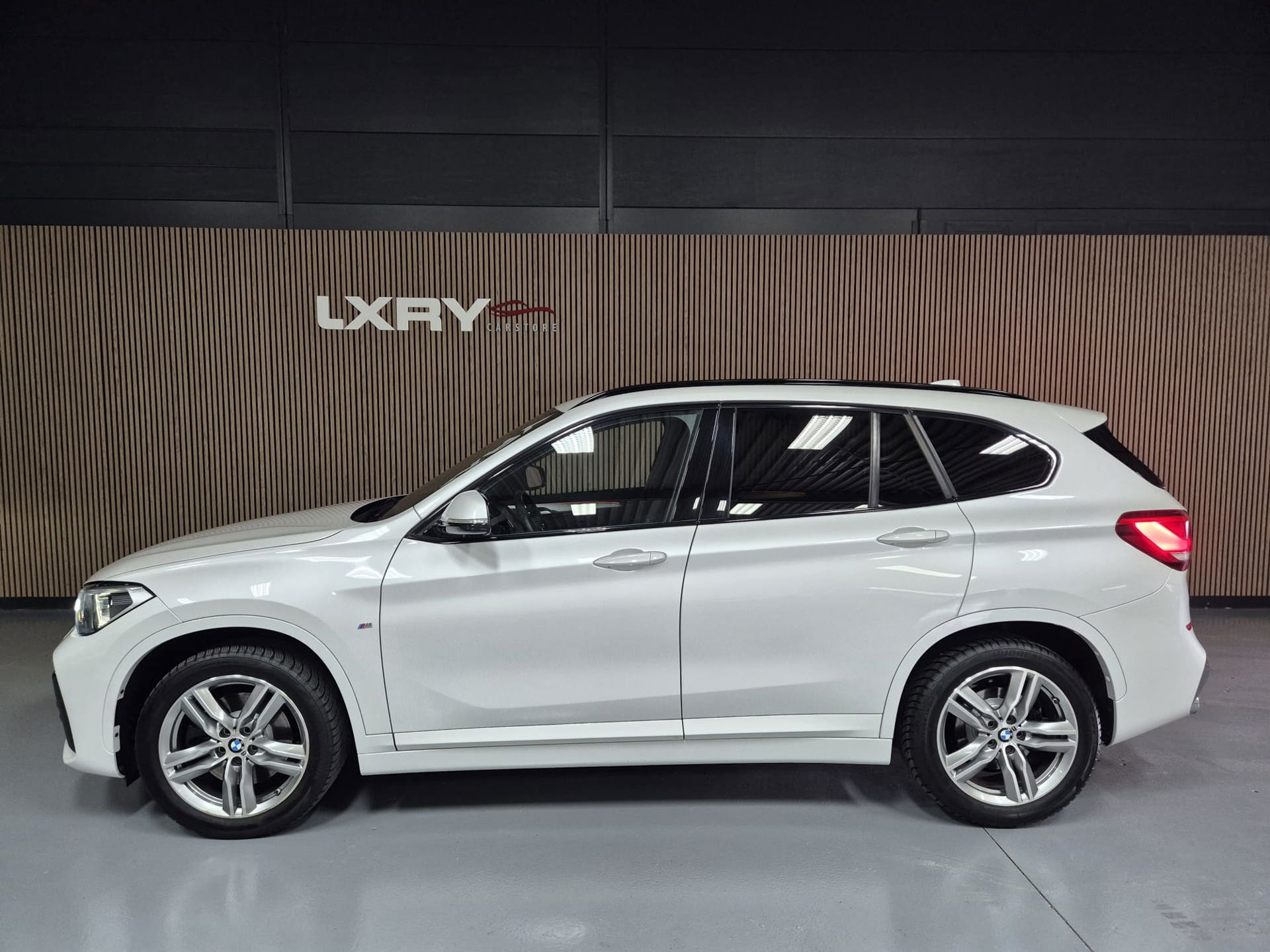 Foto van BMW X1 Xdrive20i