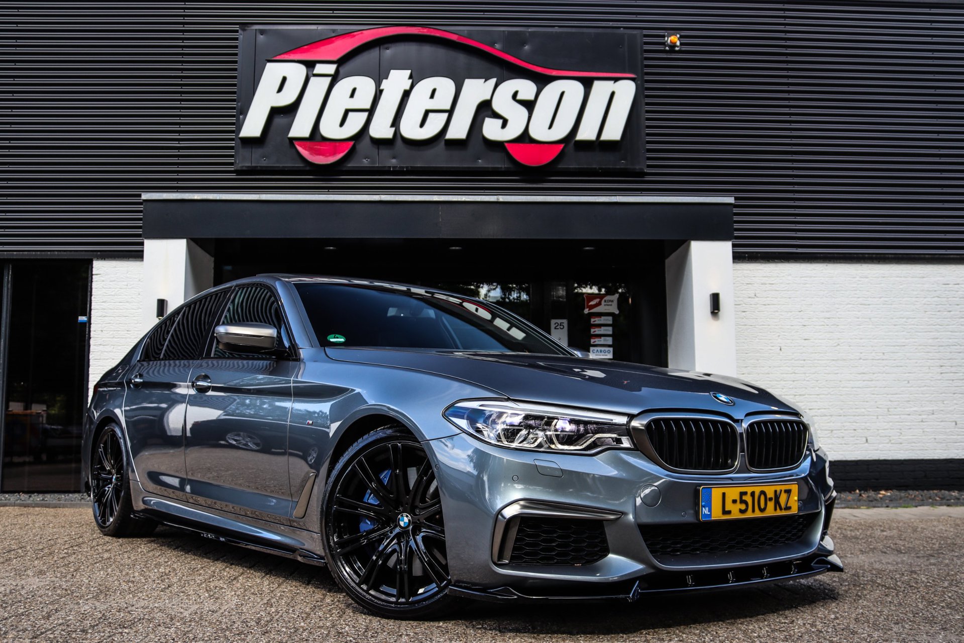 Foto van BMW M550i xDrive
