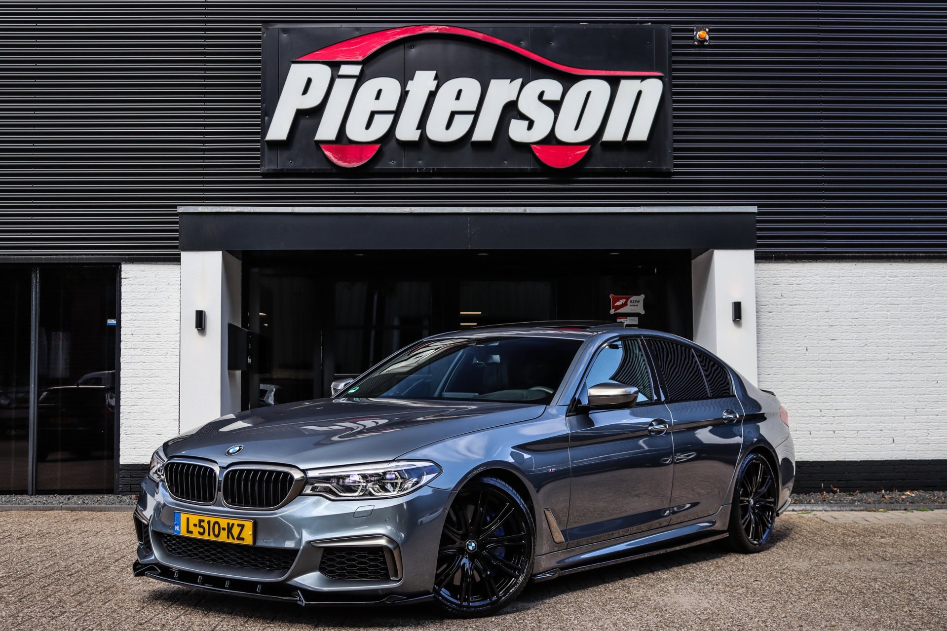 Foto van BMW M550i xDrive