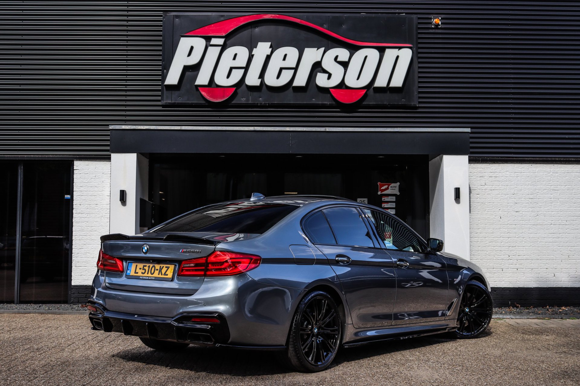 Foto van BMW M550i xDrive